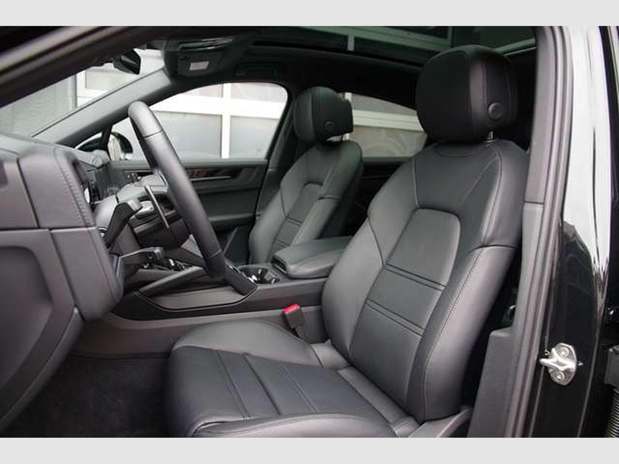 Porsche Cayenne Coupe E-Hybrid Black Edition*HA-Lenkung* (2025) - Foto 6