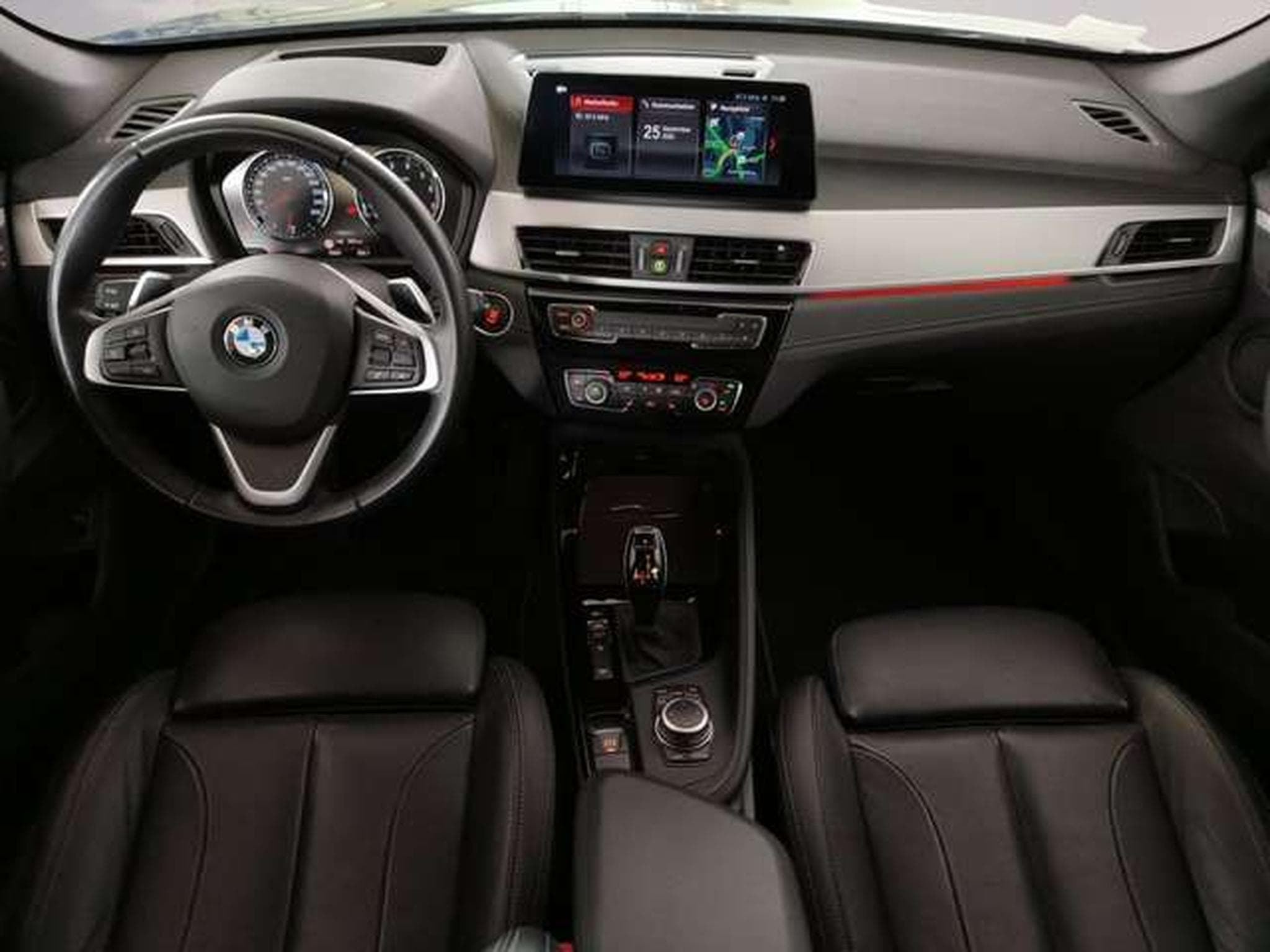 BMW X1 xDrive20i DAB LED (2022) - Photo 5