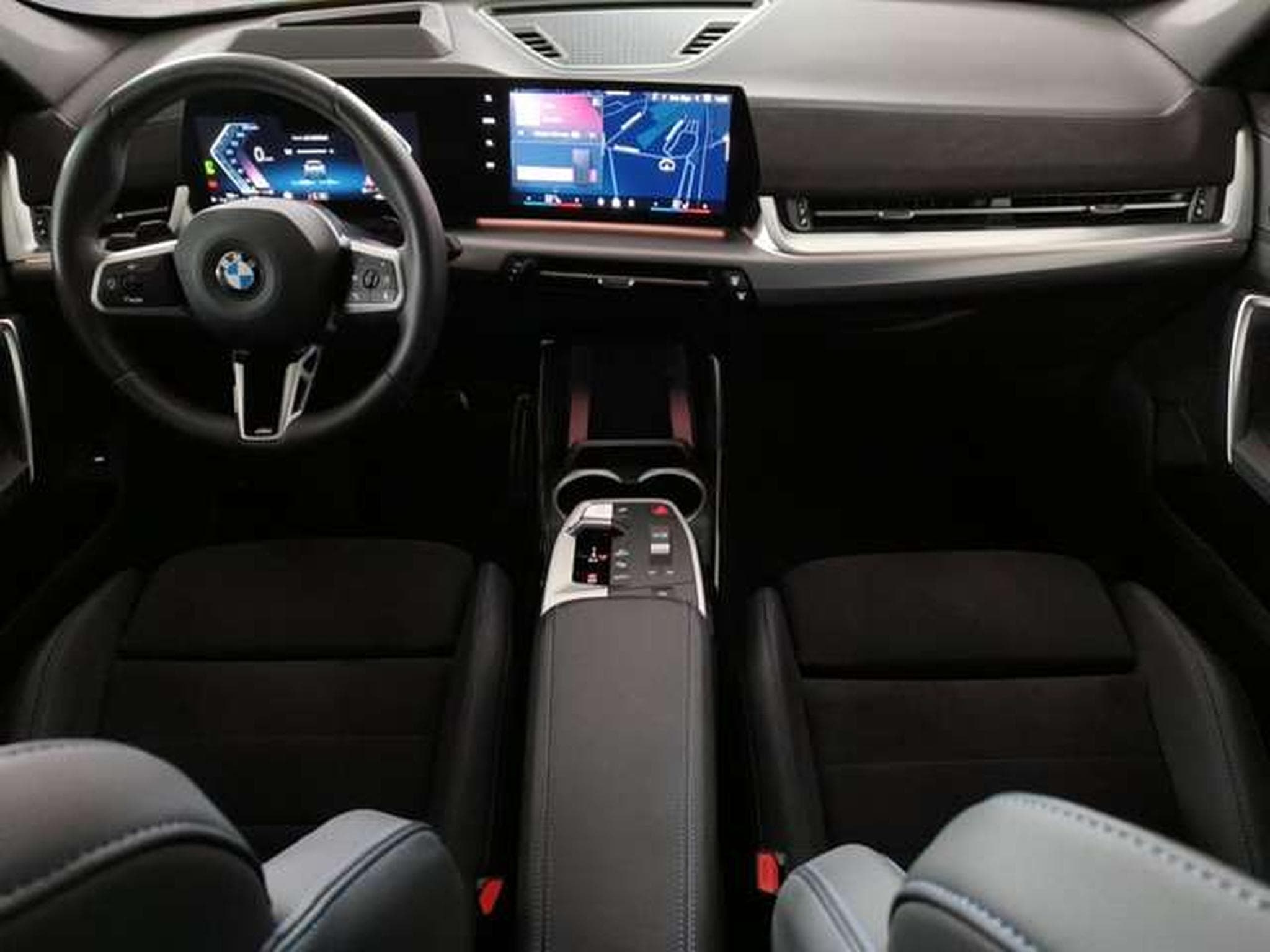 BMW X1 sDrive20i Head-Up HK HiFi DAB (2025) - Foto 5
