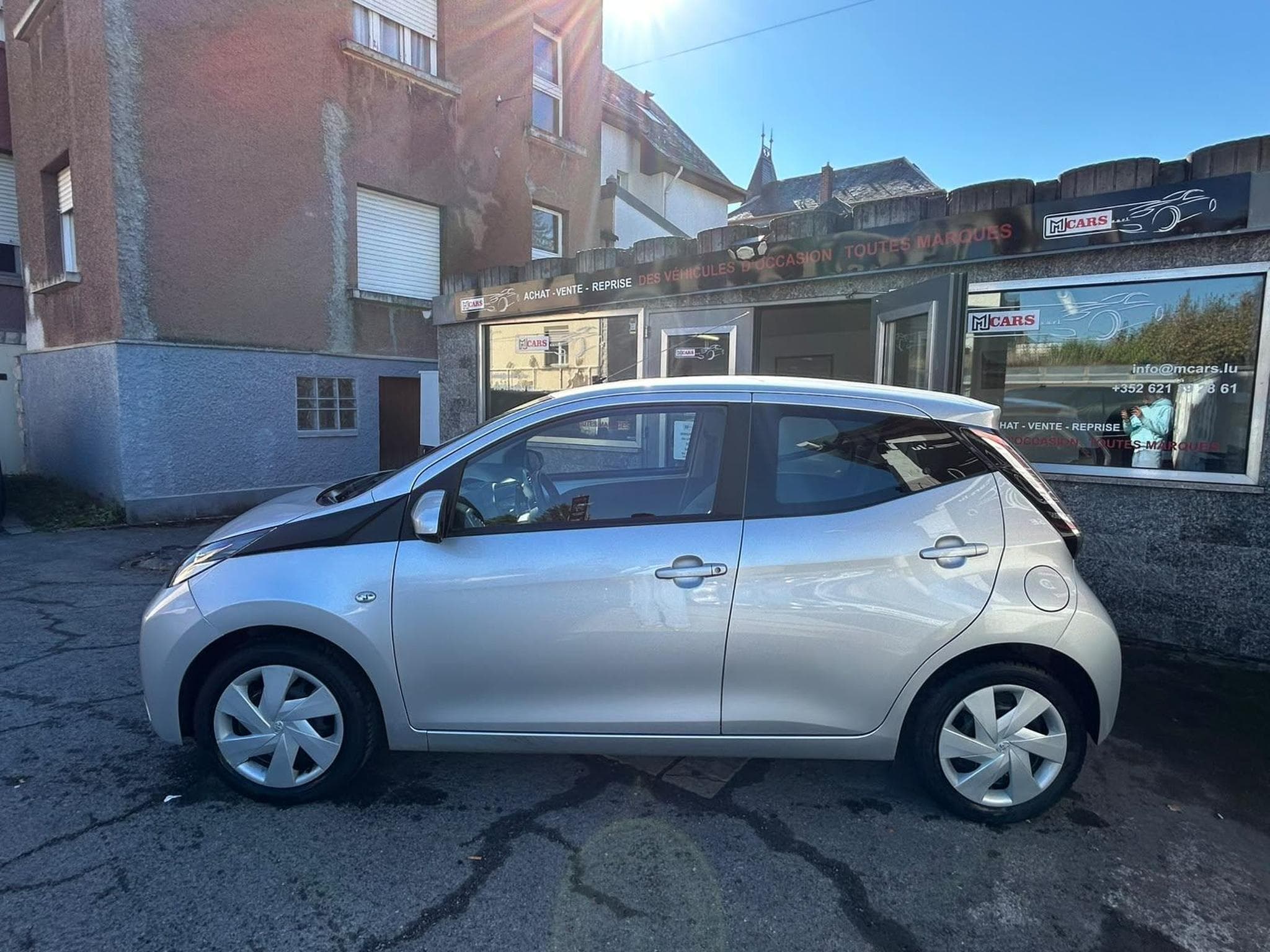 Toyota Aygo 1.0 Automatique 5 Portes (2016) - Foto 3