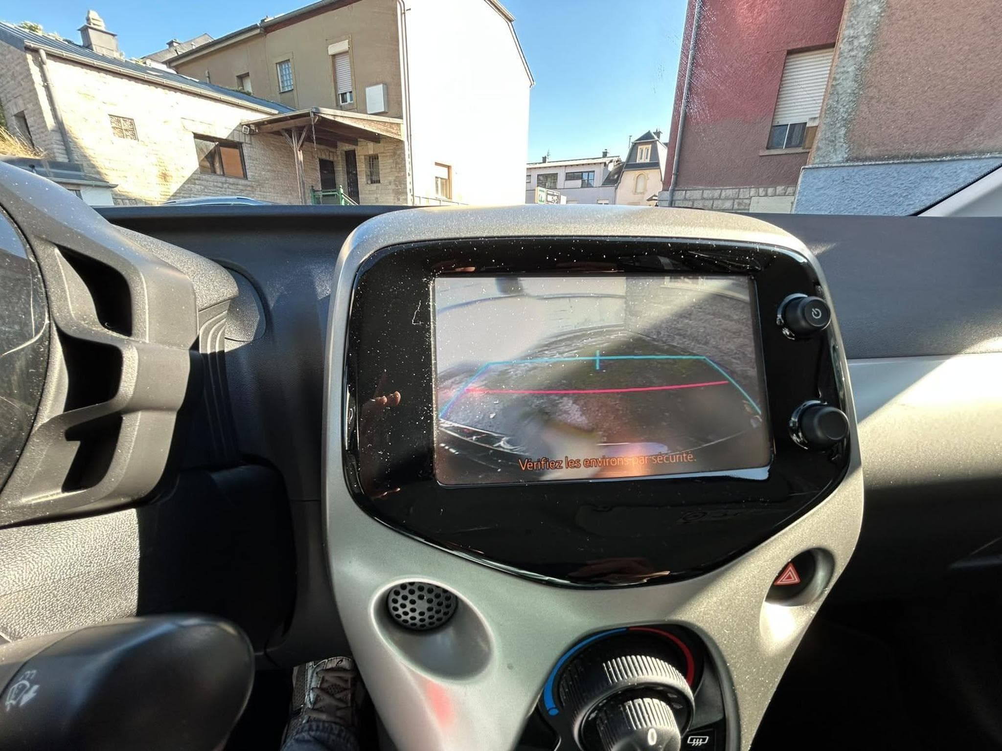 Toyota Aygo 1.0 Automatique 5 Portes (2016) - Foto 14