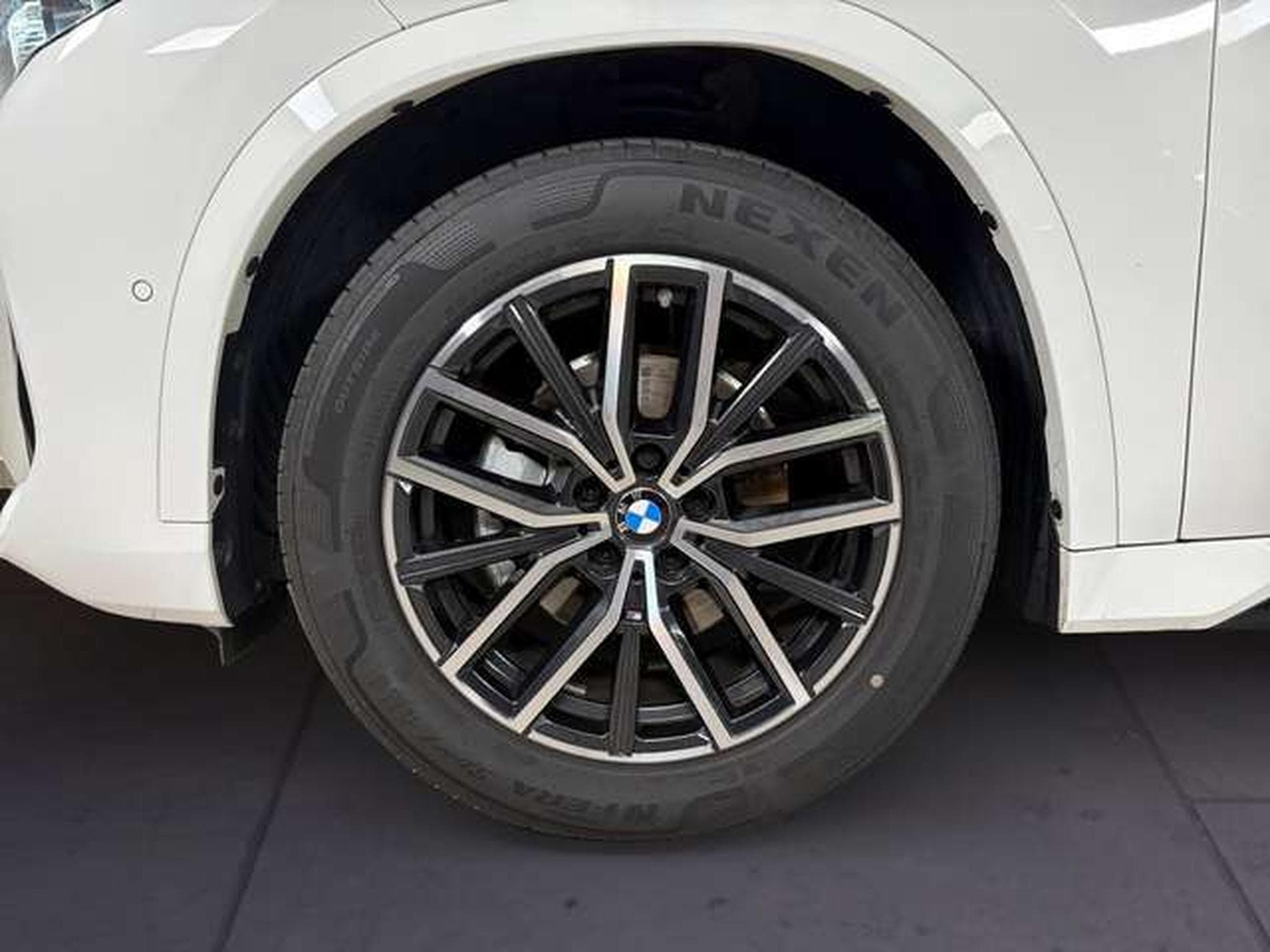 BMW X1 xDrive20d Head-Up HK HiFi DAB (2026) - Foto 7