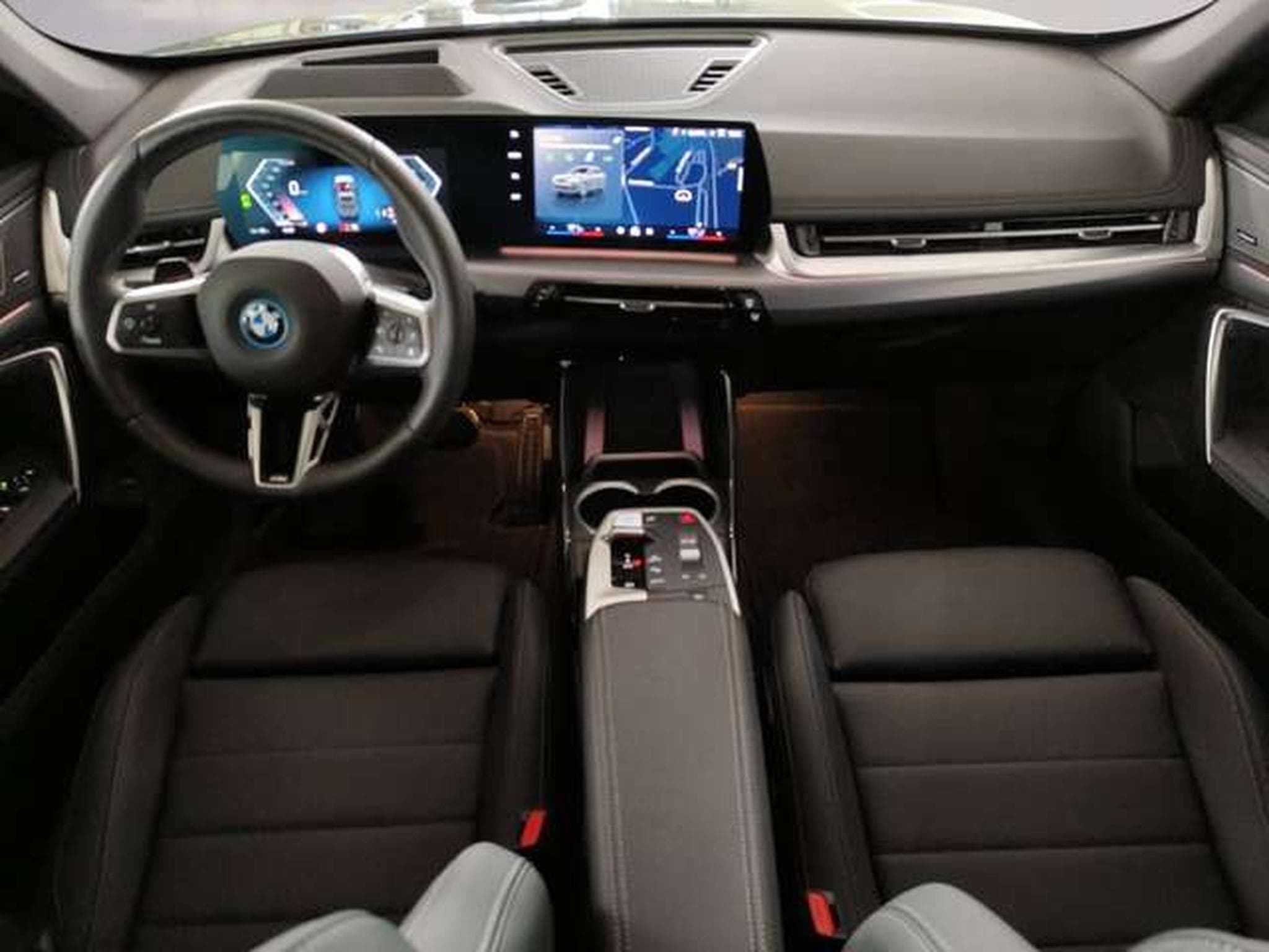 BMW iX1 xDrive30 Head-Up HK HiFi DAB (2026) - Foto 5