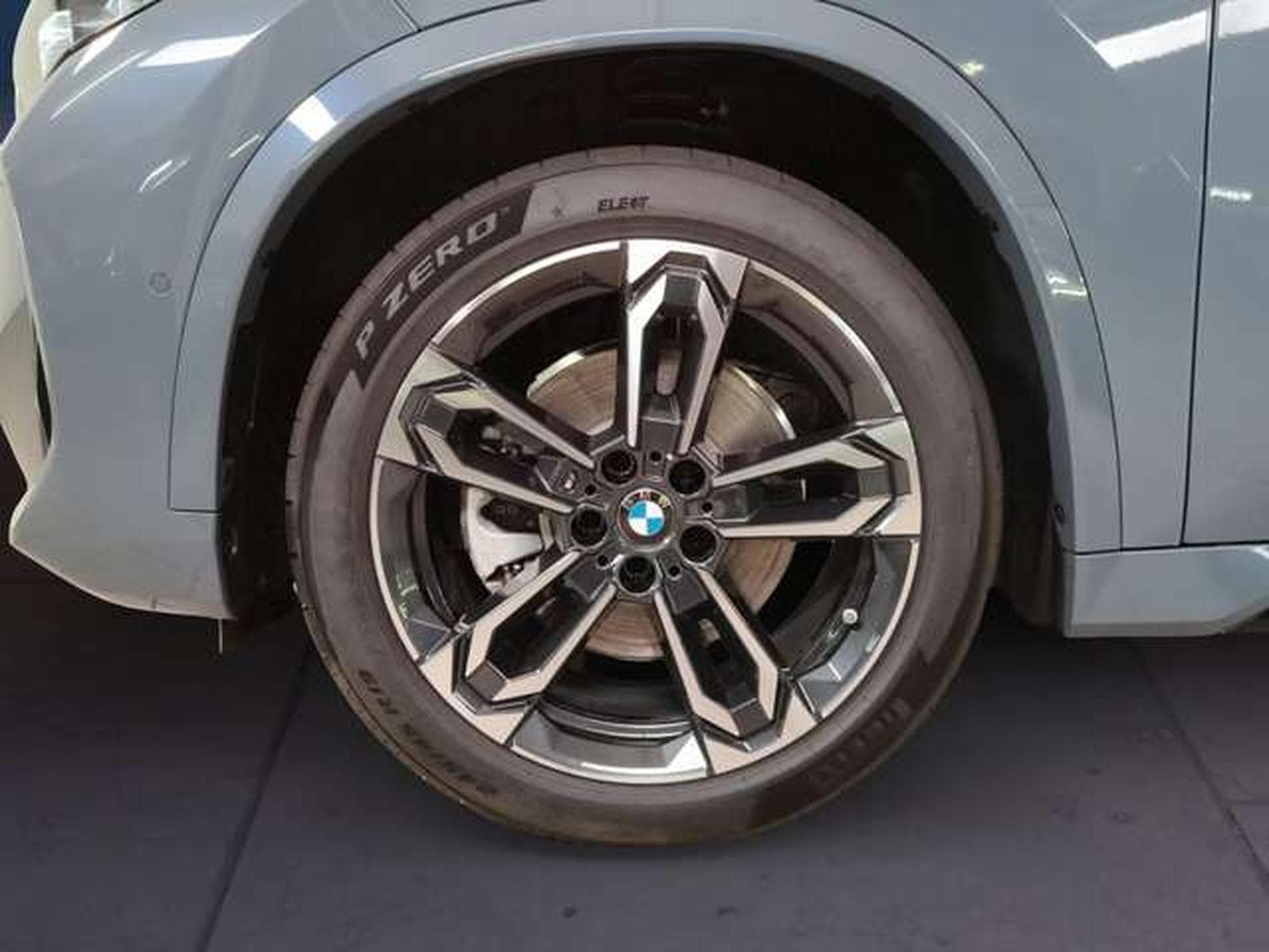 BMW iX1 xDrive30 Head-Up HK HiFi DAB (2026) - Foto 6