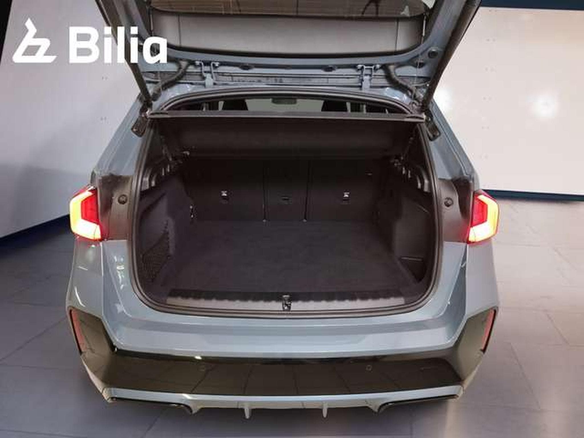 BMW iX1 xDrive30 Head-Up HK HiFi DAB (2026) - Foto 8