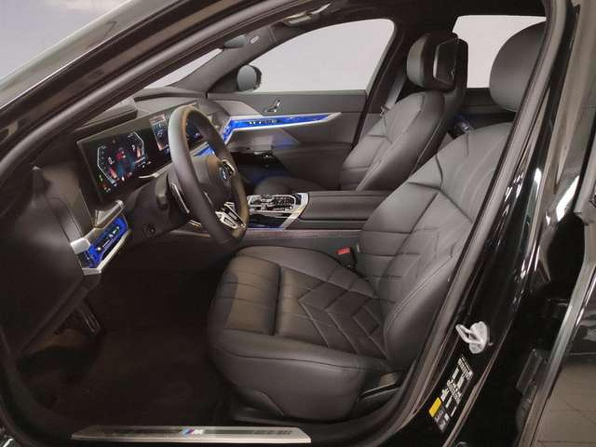 BMW i7 xDrive60 M Sportpaket DAB Aktivlenkung RFK (2026) - Foto 7