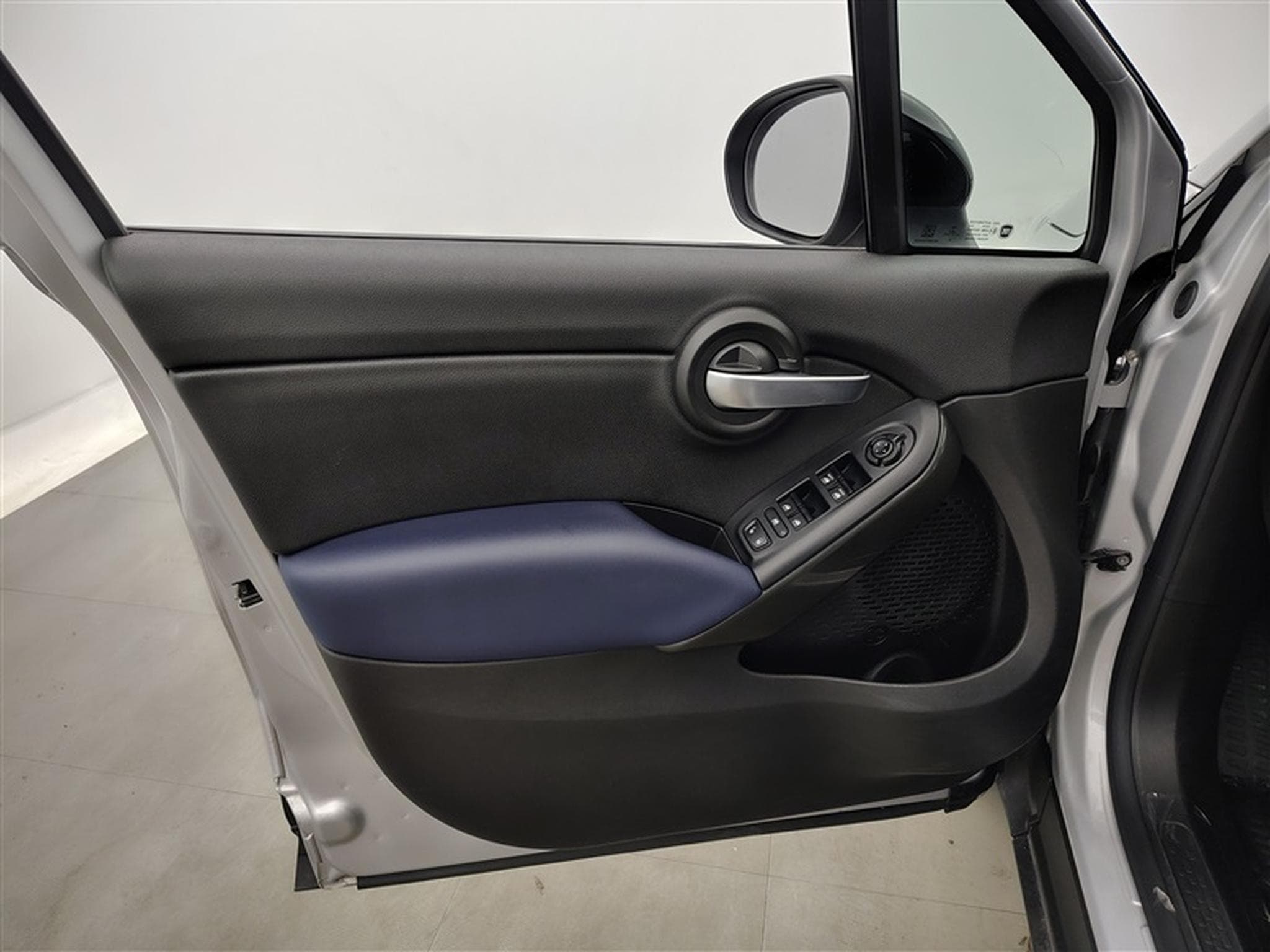 Fiat 500X 1.0 FireFly 120 NAVI / CLIM / TEL (2023) - Foto 17