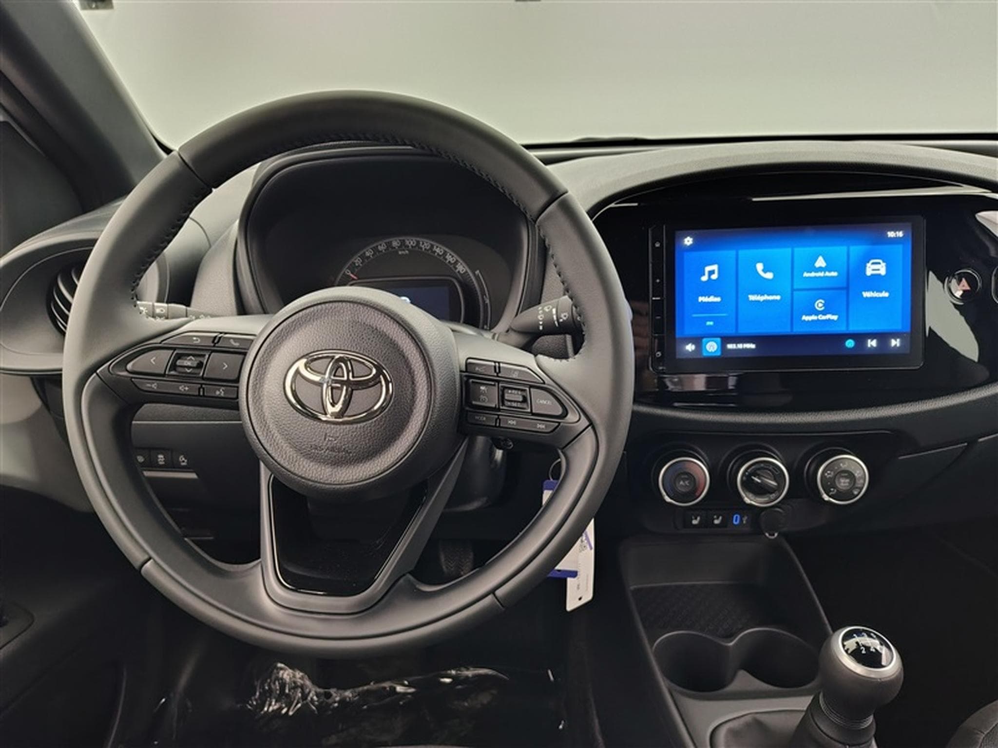 Toyota Aygo 1.0 VVT-i 72 Business CARPLAY / CAMERA (2026) - Photo 9