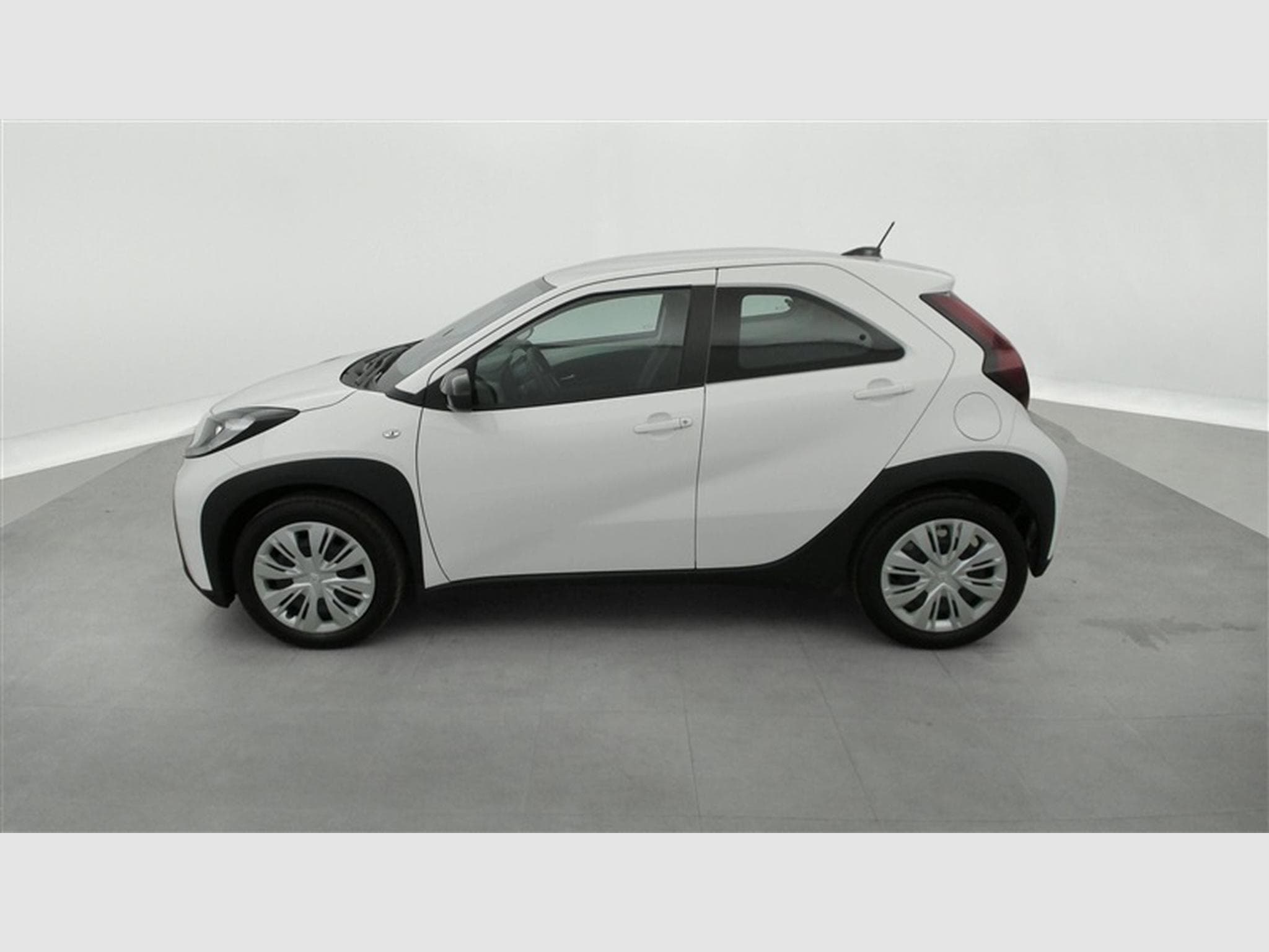Toyota Aygo 1.0 VVT-i 72 Business CARPLAY / CAMERA (2026) - Photo 3