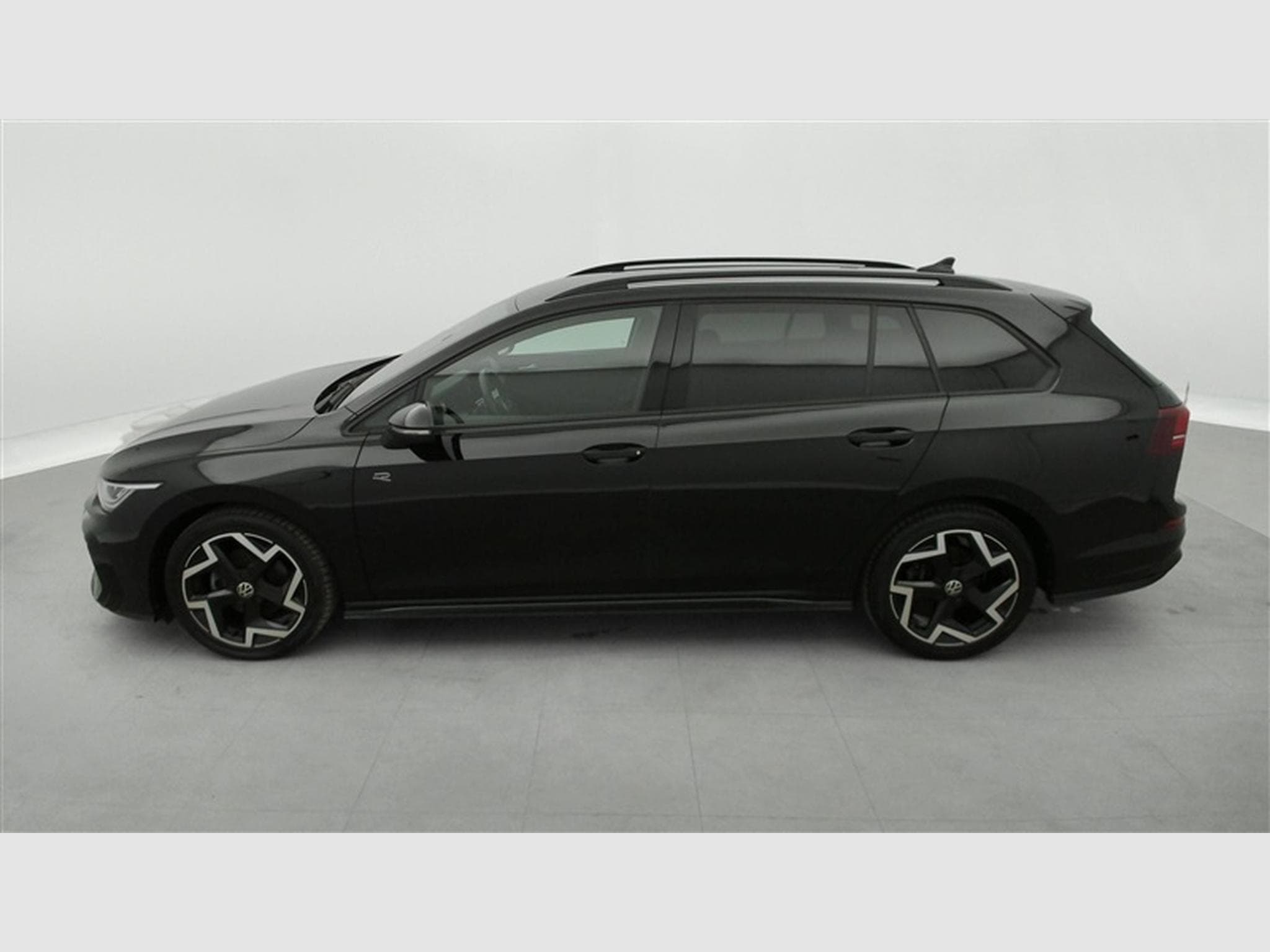 VW Golf 1.5 eTSI 150cv R-Line CARPLAY / FULL LED / CAMERA / JA 17" (2025) - Photo 3