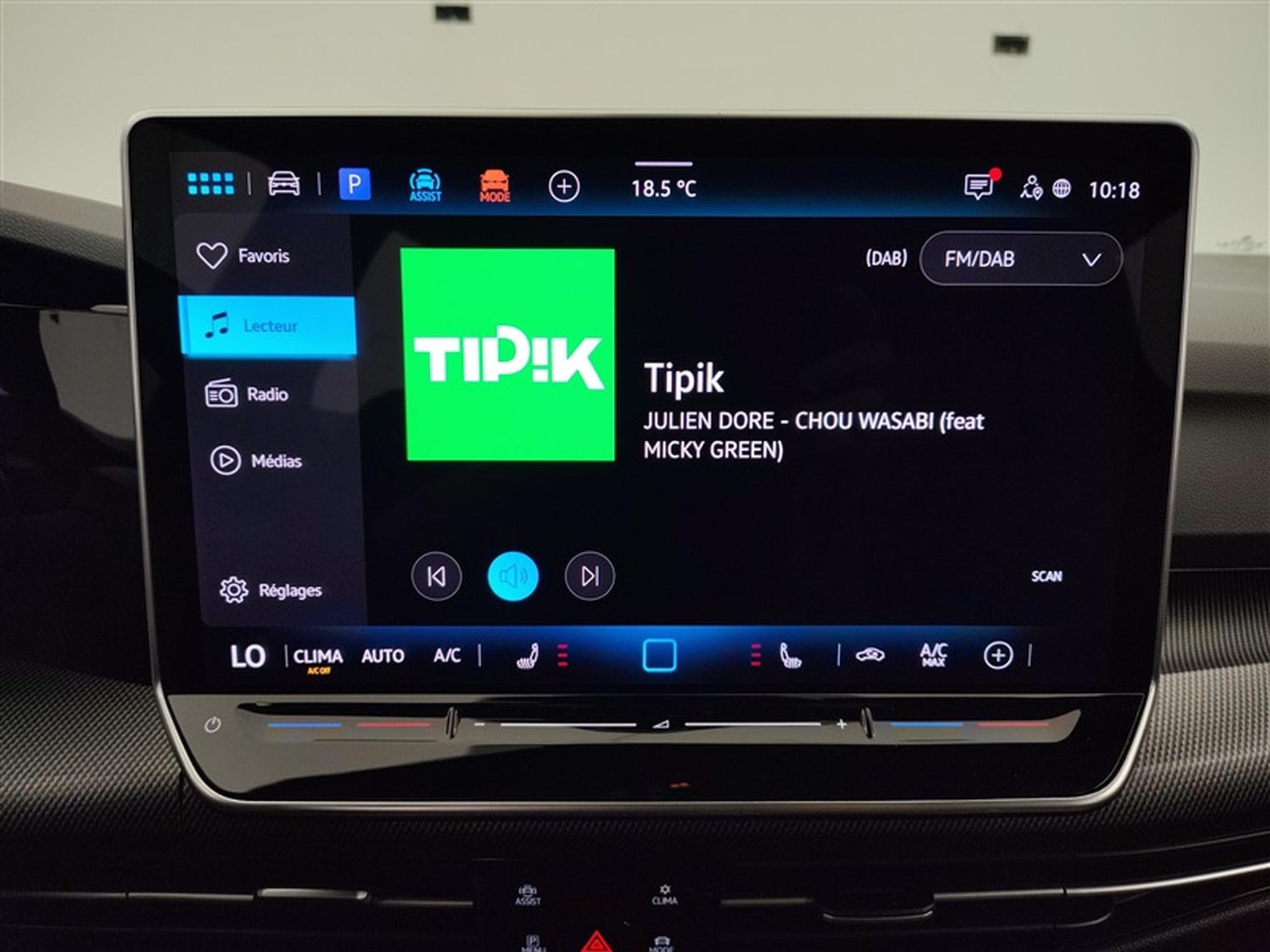 VW Golf 1.5 eTSI 150cv R-Line CARPLAY / FULL LED / CAMERA / JA 17" (2025) - Photo 11