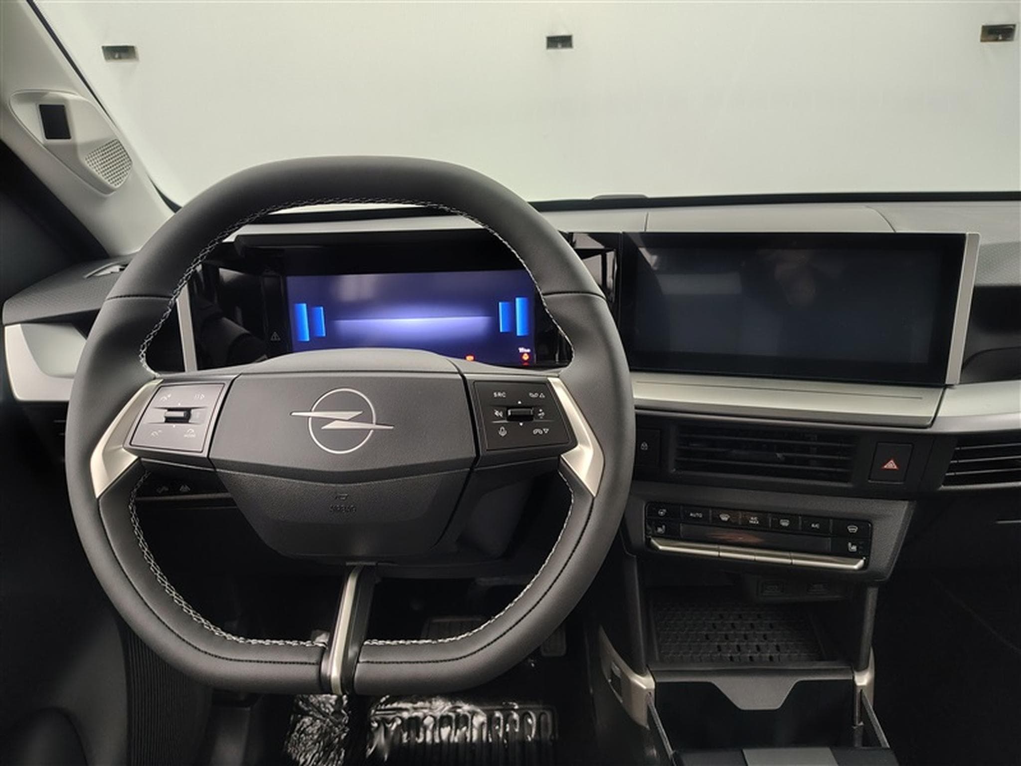Opel Frontera 1.2 Turbo 145cv AT8 GS NAVI / FULL LED / CAMERA / JA 17 (2026) - Foto 9