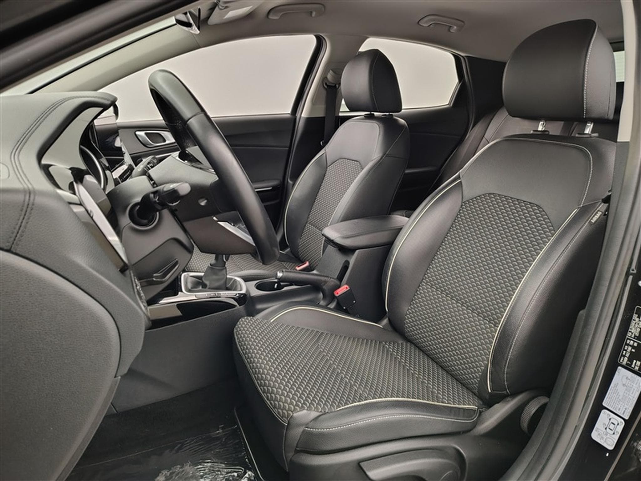 Kia XCeed 1.0 T-GDi Pulse NAVI 8" / FULL LED / CAMERA / JA 16" (2022) - Photo 7