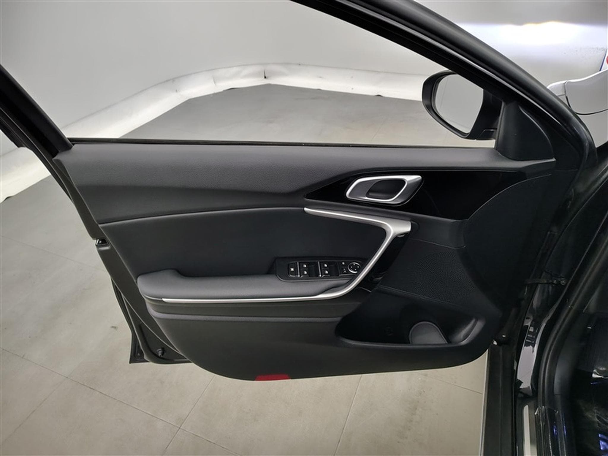 Kia XCeed 1.0 T-GDi Pulse NAVI 8" / FULL LED / CAMERA / JA 16" (2022) - Photo 17