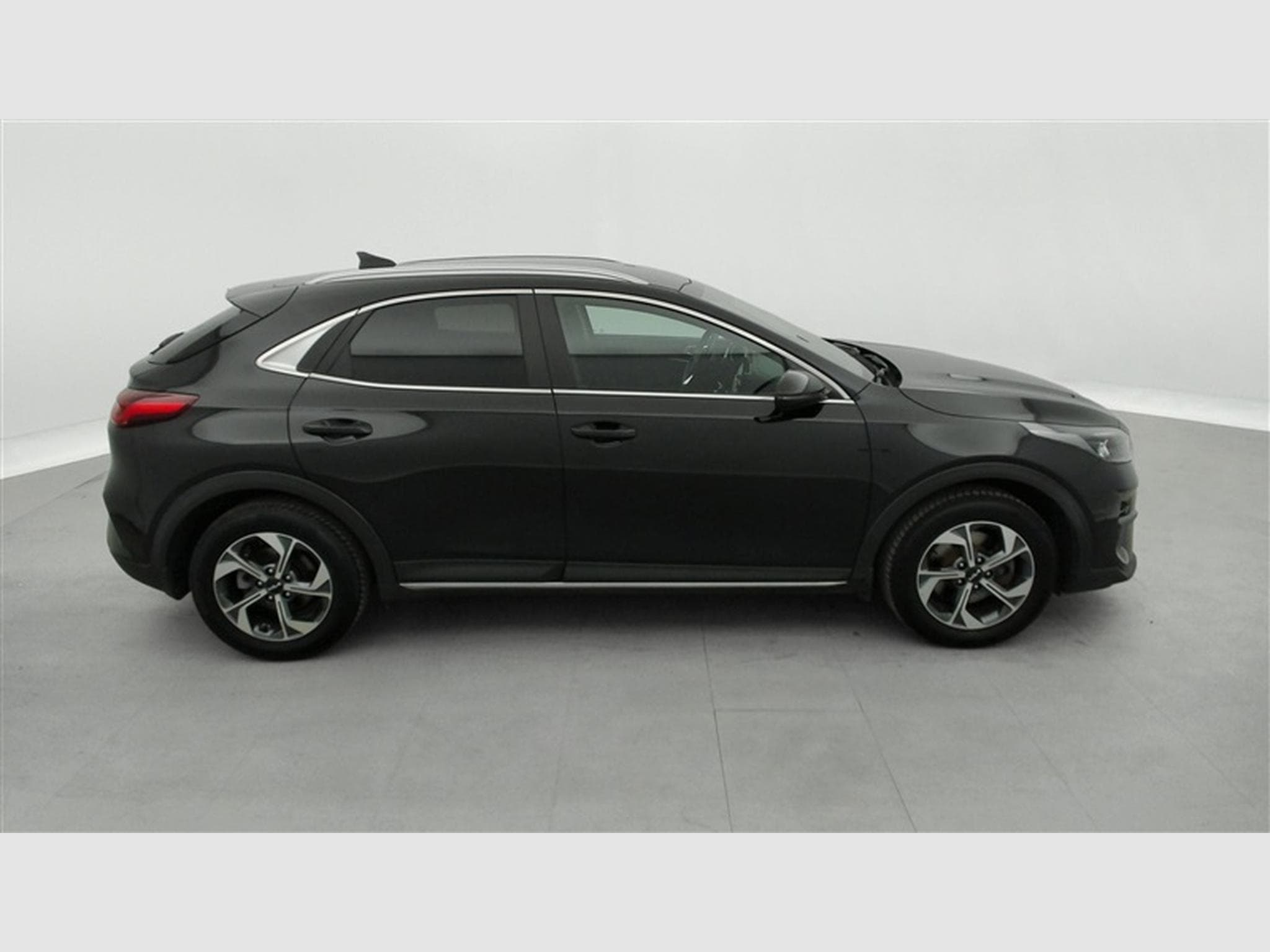 Kia XCeed 1.0 T-GDi Pulse NAVI 8" / FULL LED / CAMERA / JA 16" (2022) - Photo 24