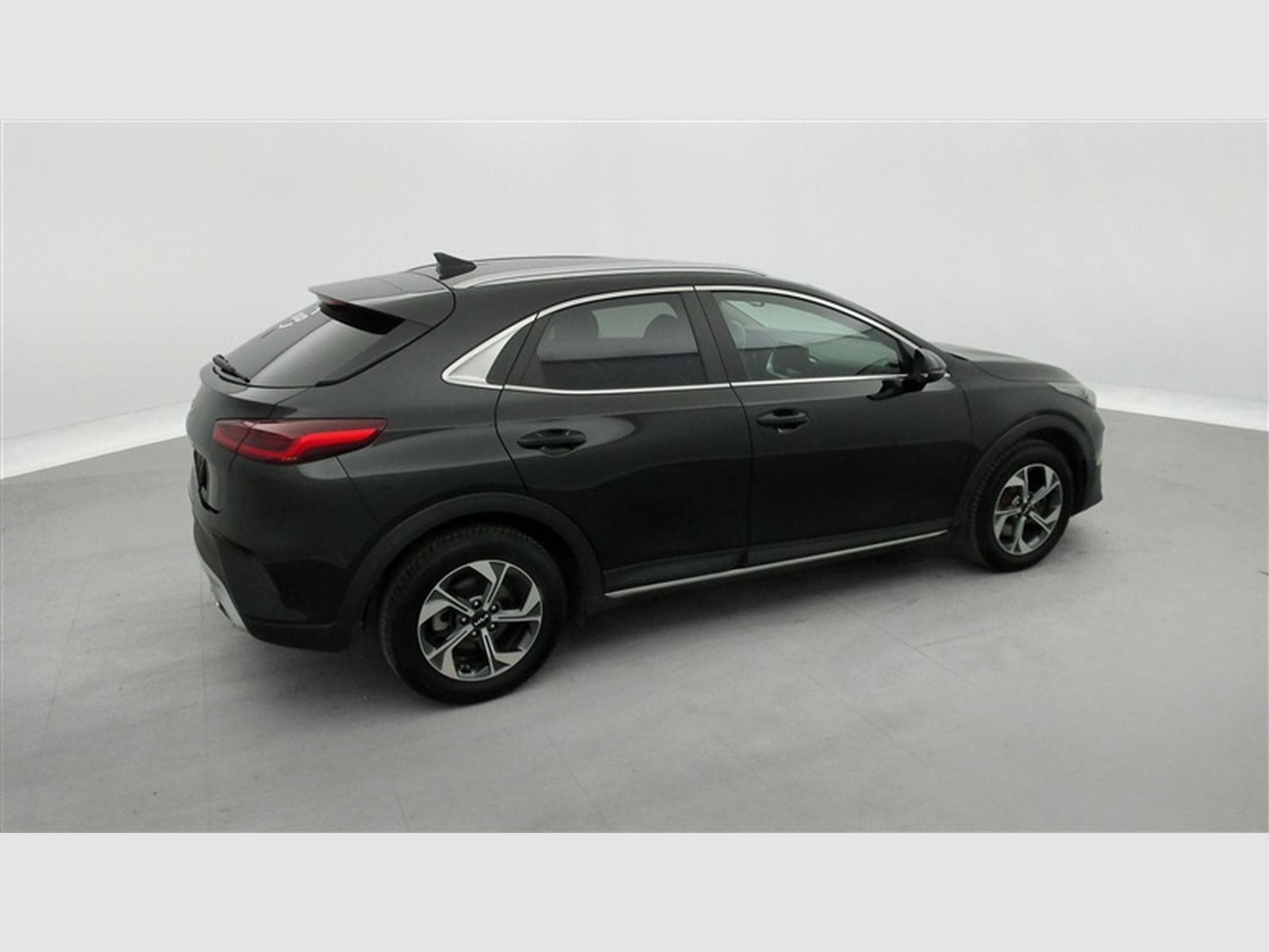 Kia XCeed 1.0 T-GDi Pulse NAVI 8" / FULL LED / CAMERA / JA 16" (2022) - Photo 25