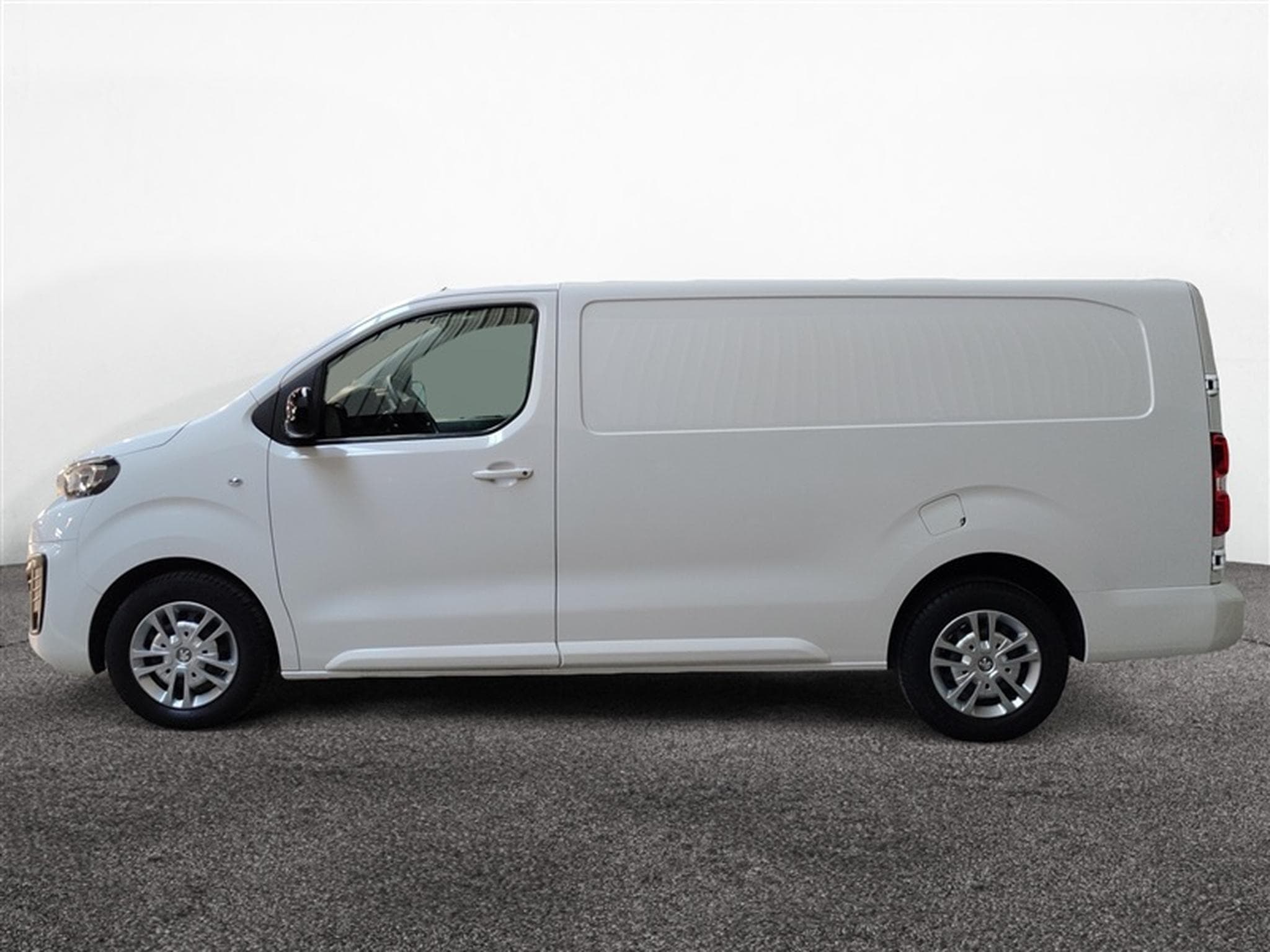 Peugeot Expert 2.0 BlueHDi L3 NAVI / CLIM / TEL (2022) - Foto 3