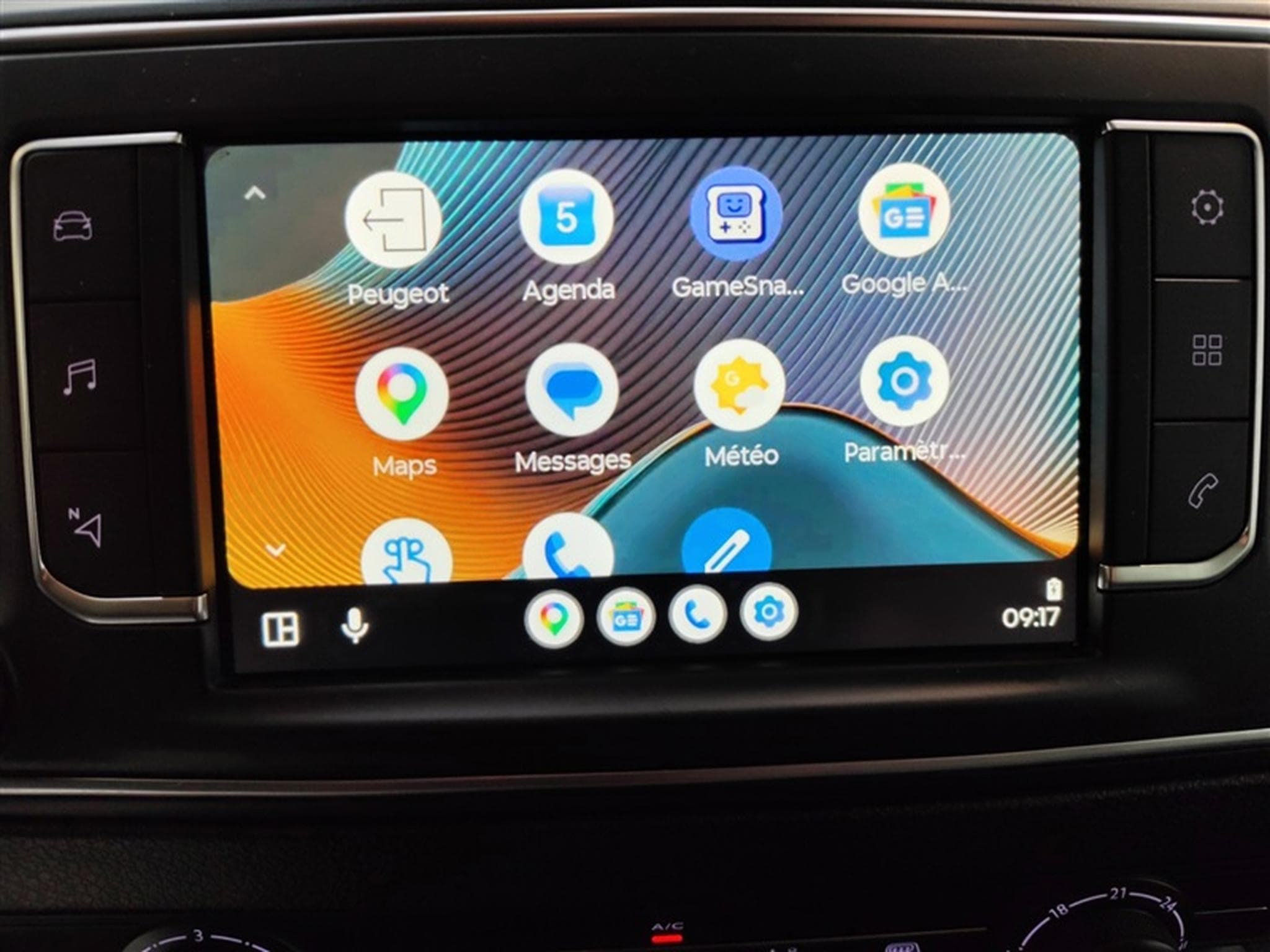 Peugeot Expert 2.0 BlueHDi L3 NAVI / CLIM / TEL (2022) - Foto 12