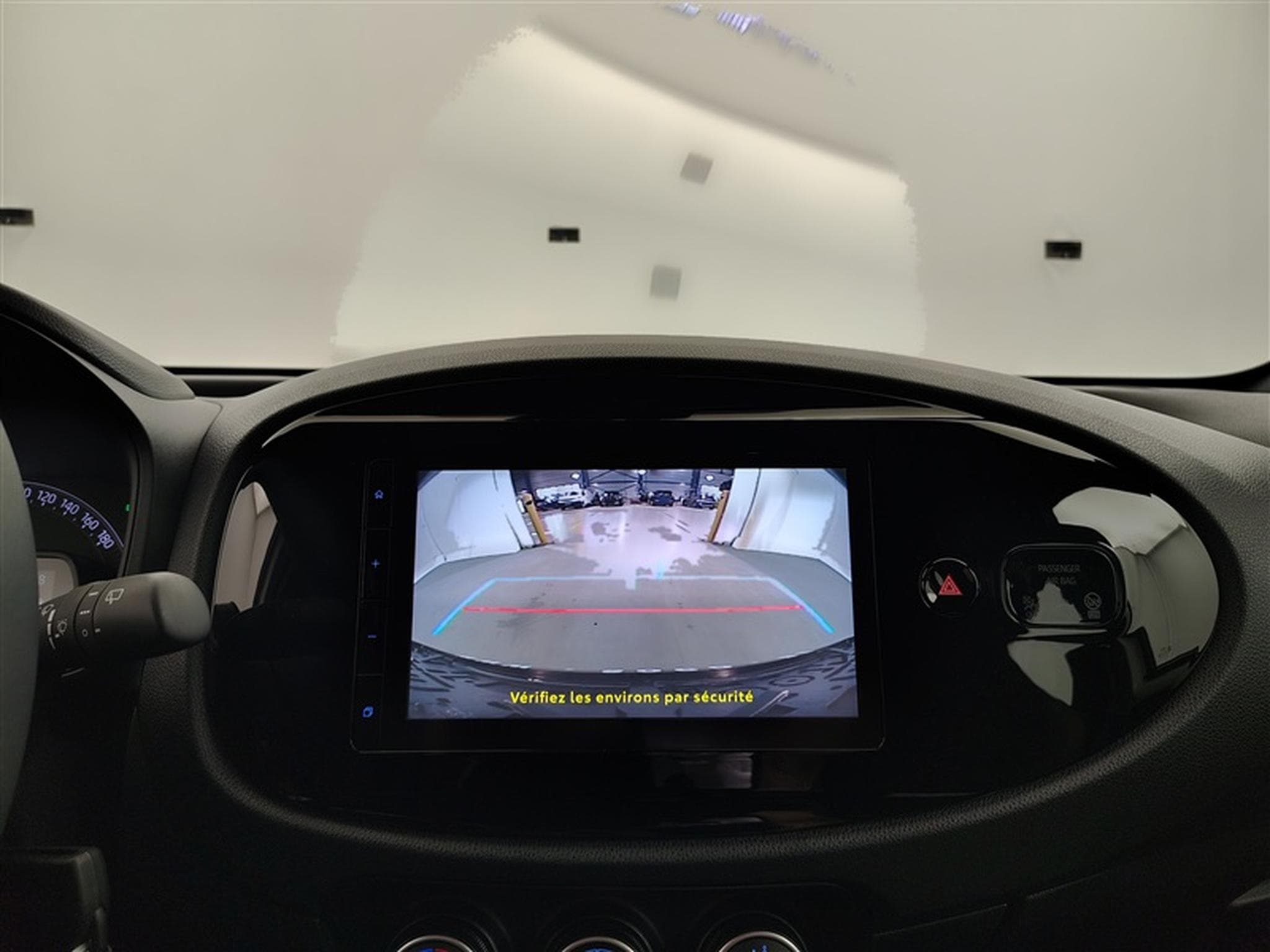 Toyota Aygo 1.0 VVT-i 72 Business CARPLAY / CAMERA (2026) - Photo 19