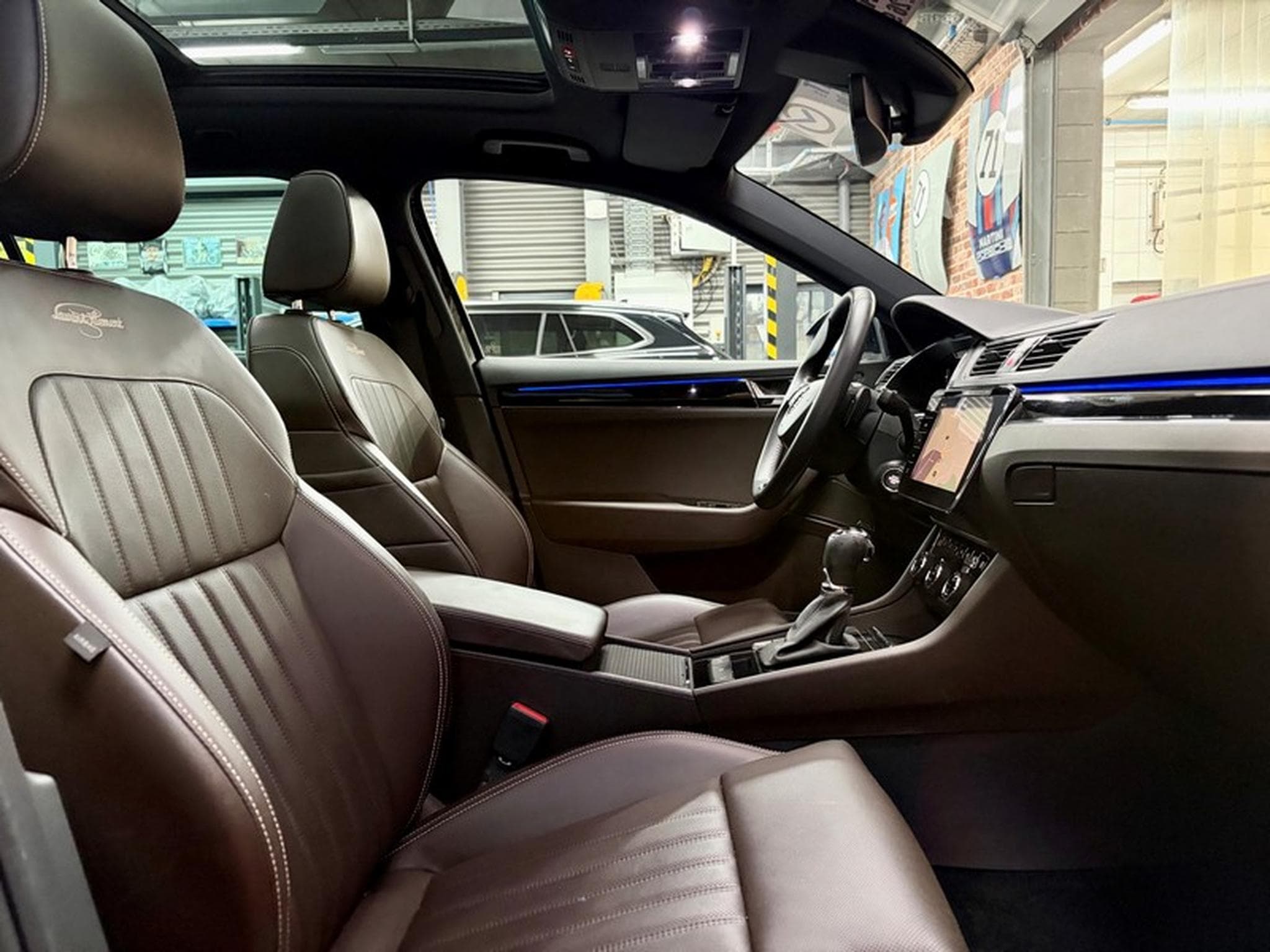 Skoda Superb Superb Combi 2.0 TSi 272cv Auto 4x4 LAURIN&KLEMENT (2020) - Photo 8