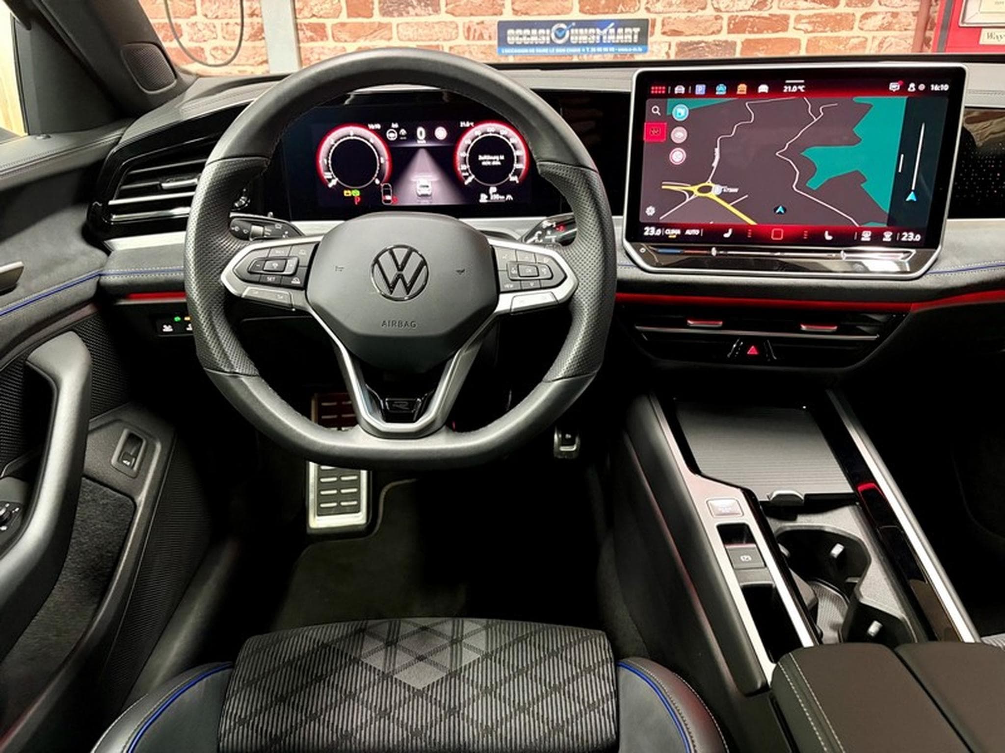 VW Passat Passat Variant 2.0 TDi 150cv Auto R-LINE (2025) - Photo 4