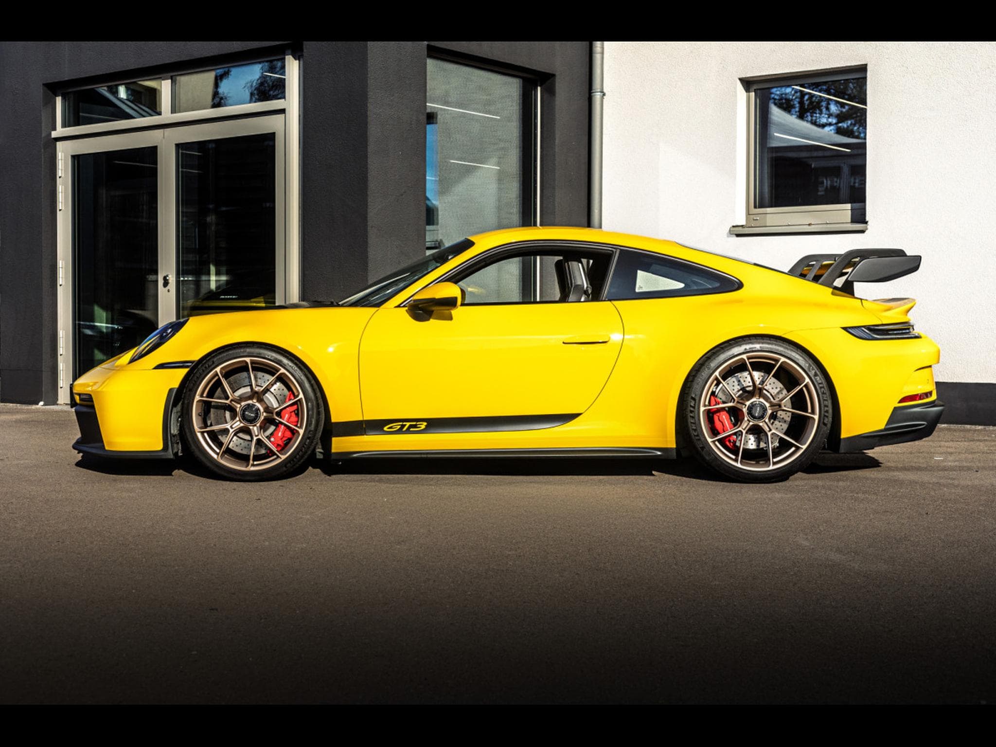 Porsche 911 (992.1) GT3 PDK - FULL PPF - RACING YELLOW (2023) - Photo 2