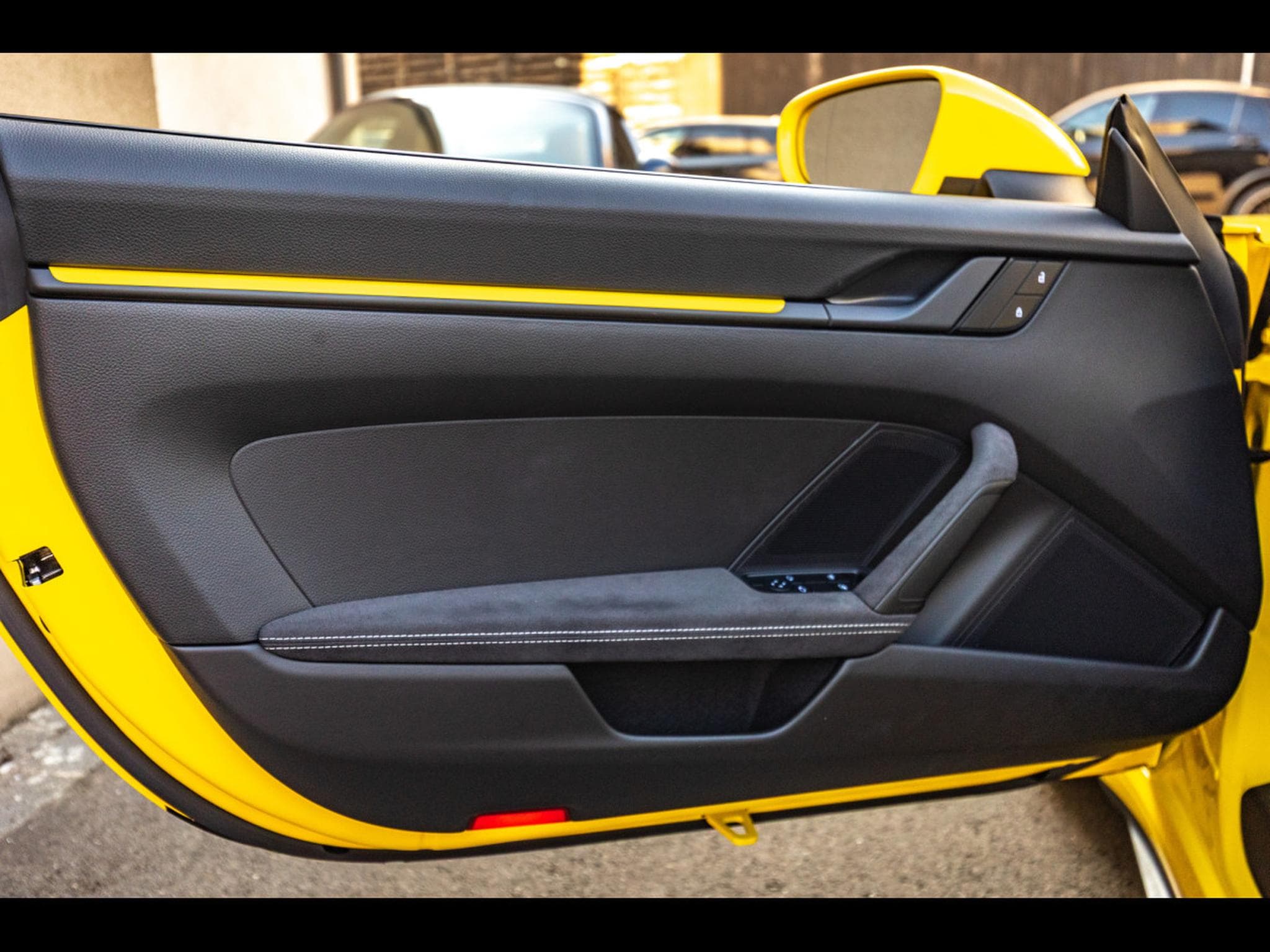 Porsche 911 (992.1) GT3 PDK - FULL PPF - RACING YELLOW (2023) - Photo 11