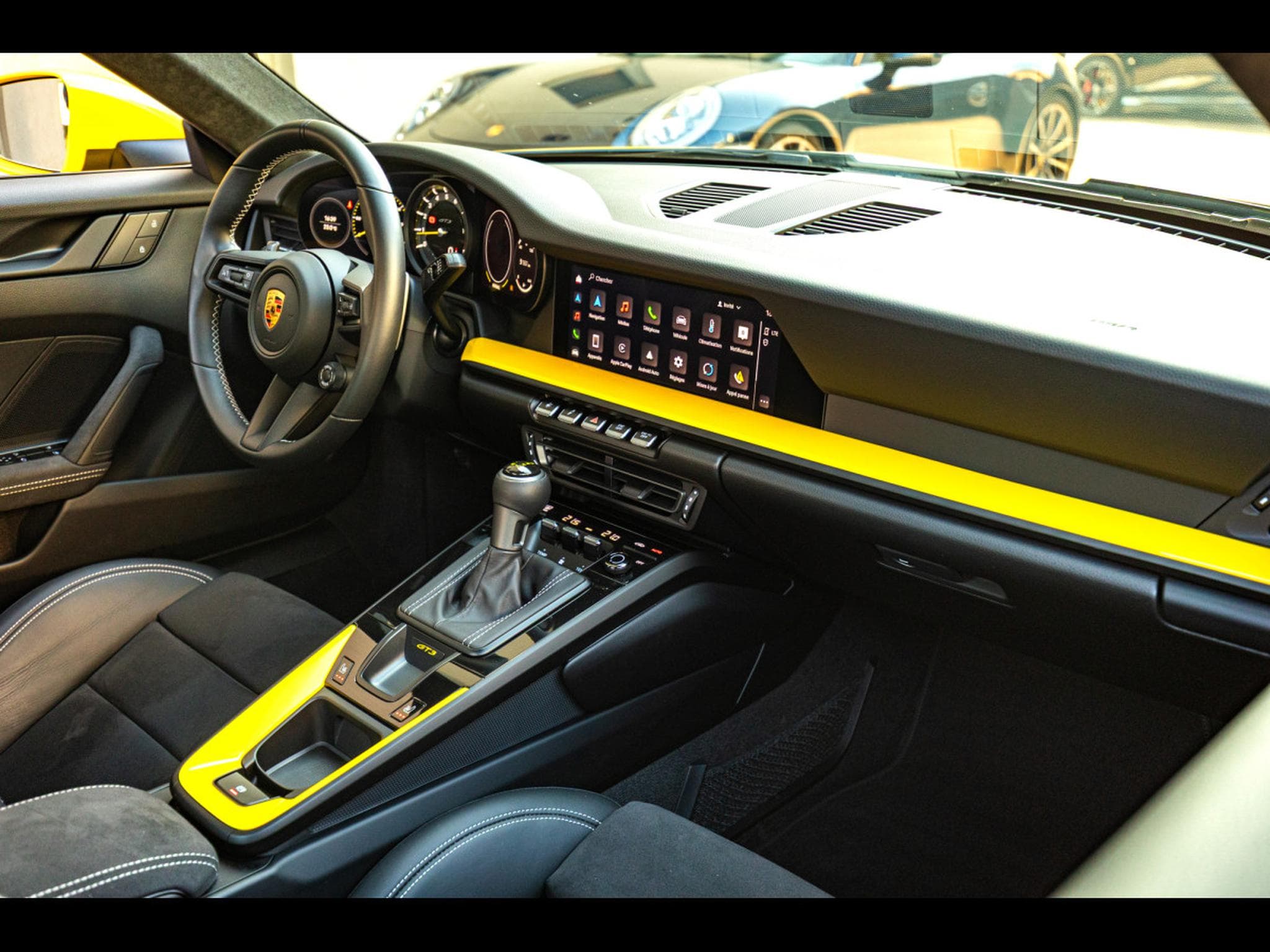 Porsche 911 (992.1) GT3 PDK - FULL PPF - RACING YELLOW (2023) - Photo 14