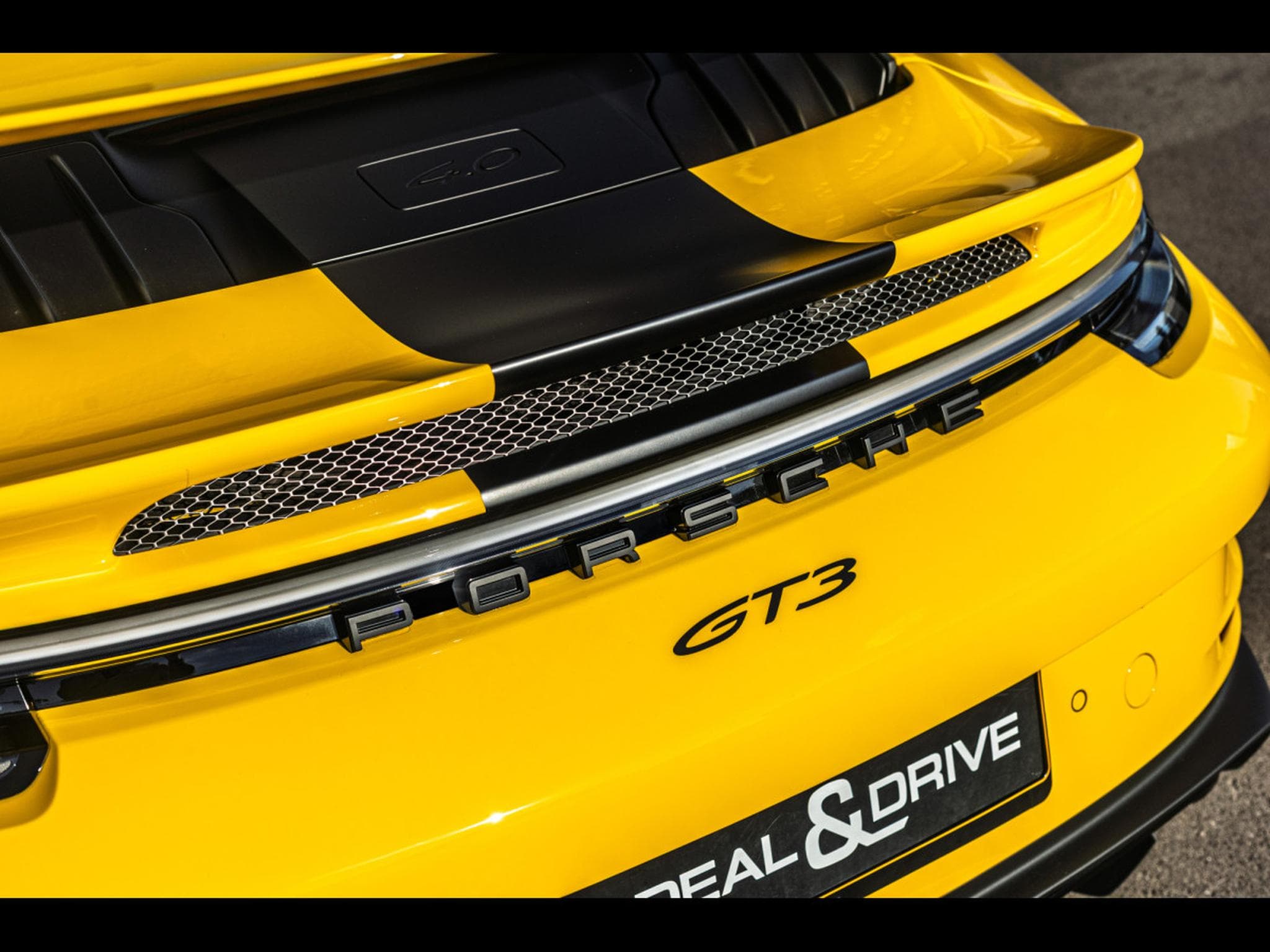 Porsche 911 (992.1) GT3 PDK - FULL PPF - RACING YELLOW (2023) - Photo 17