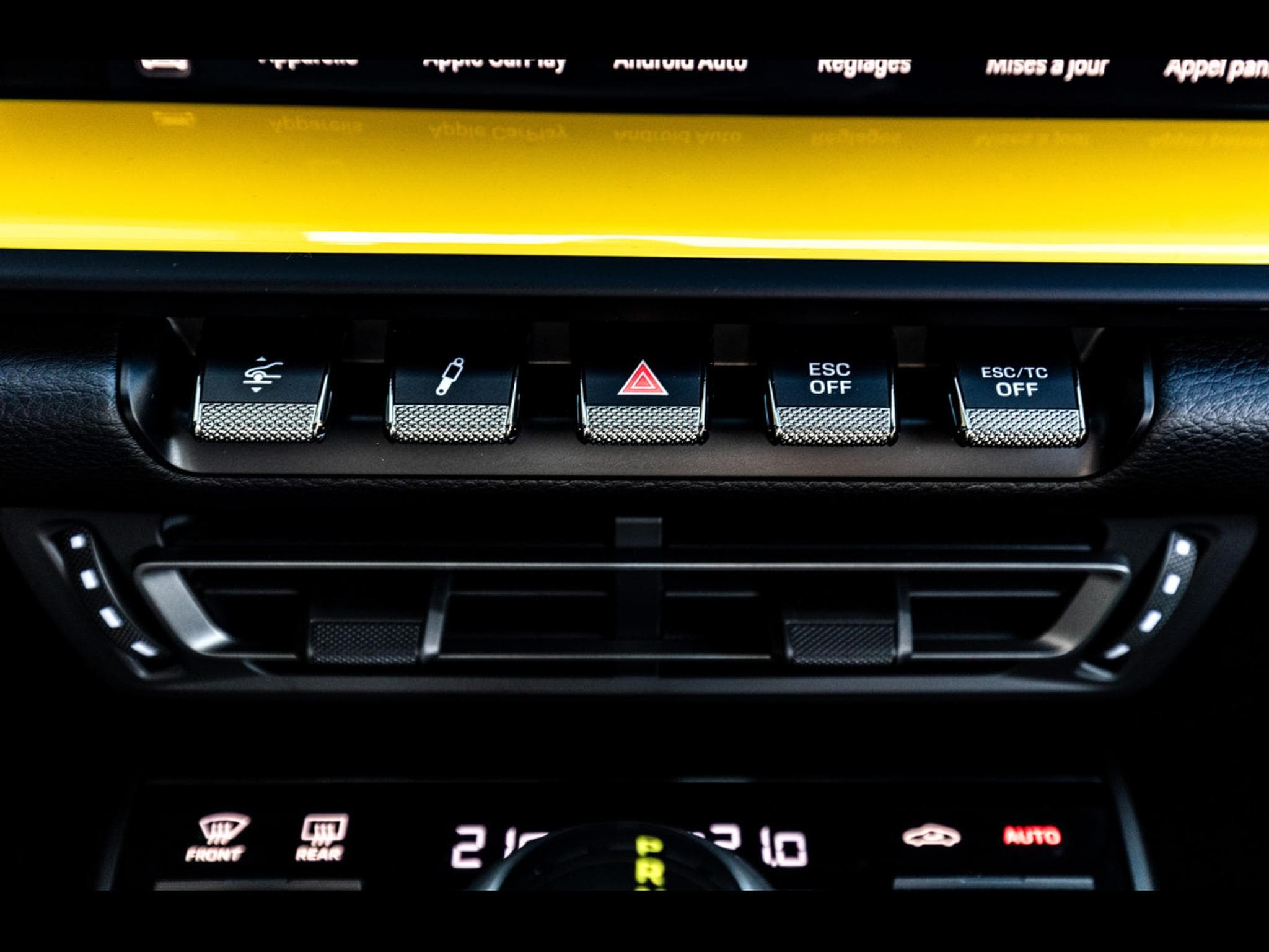 Porsche 911 (992.1) GT3 PDK - FULL PPF - RACING YELLOW (2023) - Photo 21