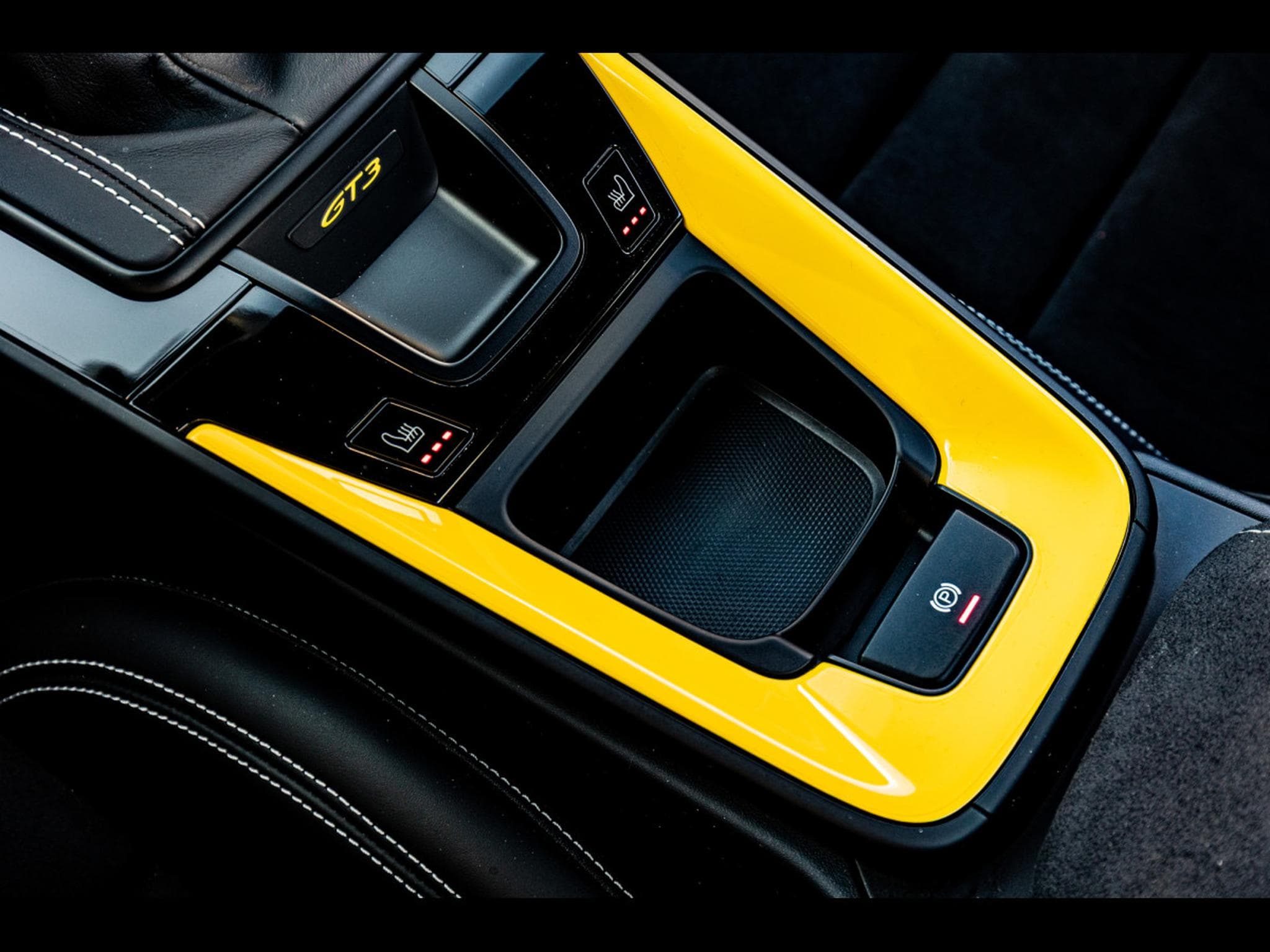 Porsche 911 (992.1) GT3 PDK - FULL PPF - RACING YELLOW (2023) - Photo 23