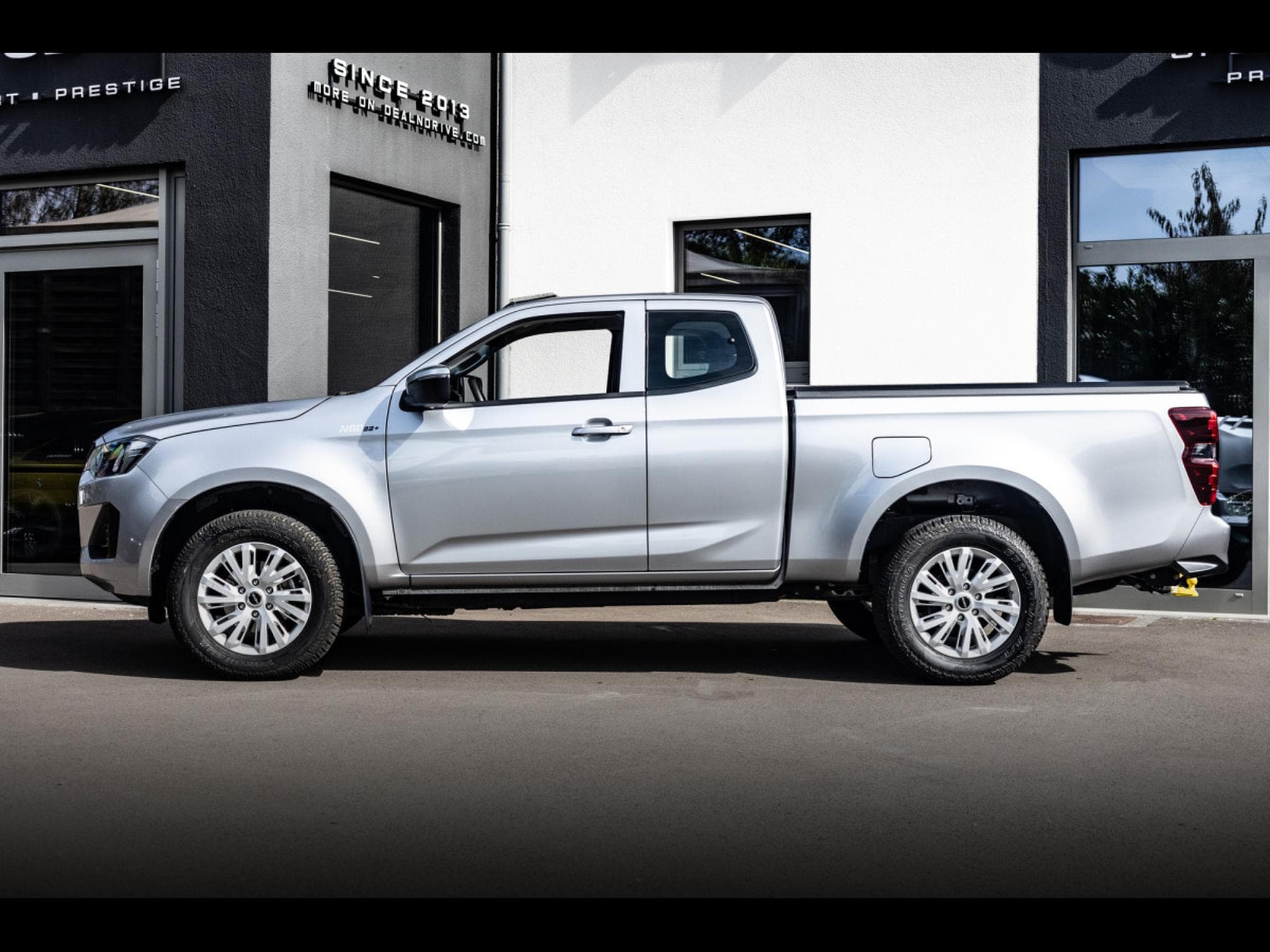Isuzu D-Max 1.9 DDI EXTENDED CAB 164CH N60 BB + SPACE A/T (2025) - Photo 2