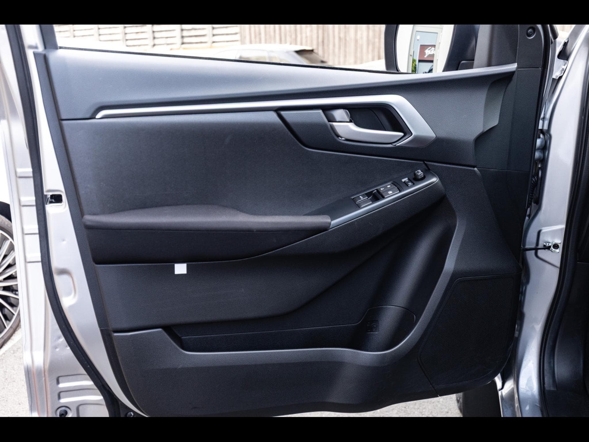 Isuzu D-Max 1.9 DDI EXTENDED CAB 164CH N60 BB + SPACE A/T (2025) - Photo 9