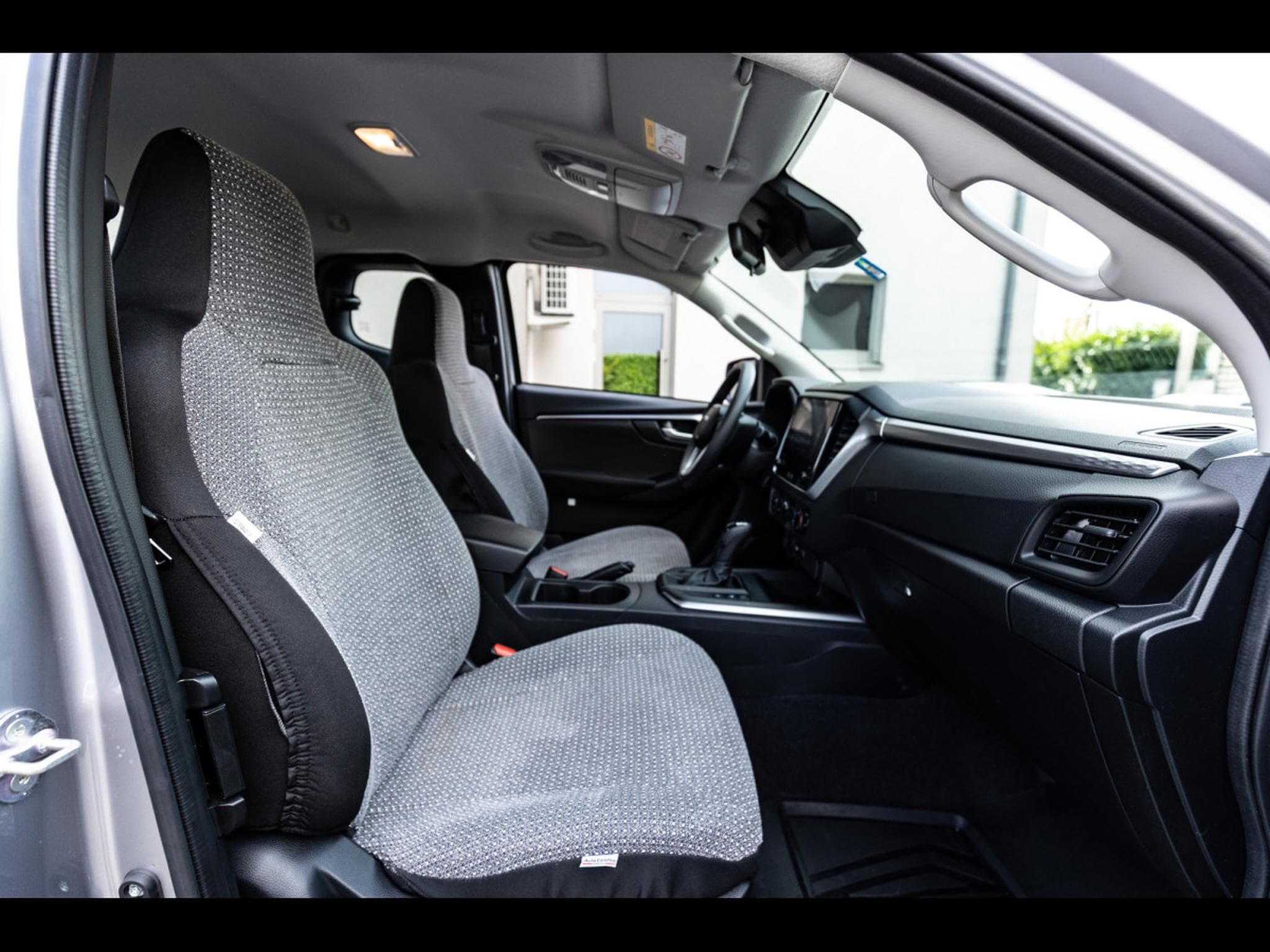 Isuzu D-Max 1.9 DDI EXTENDED CAB 164CH N60 BB + SPACE A/T (2025) - Photo 13