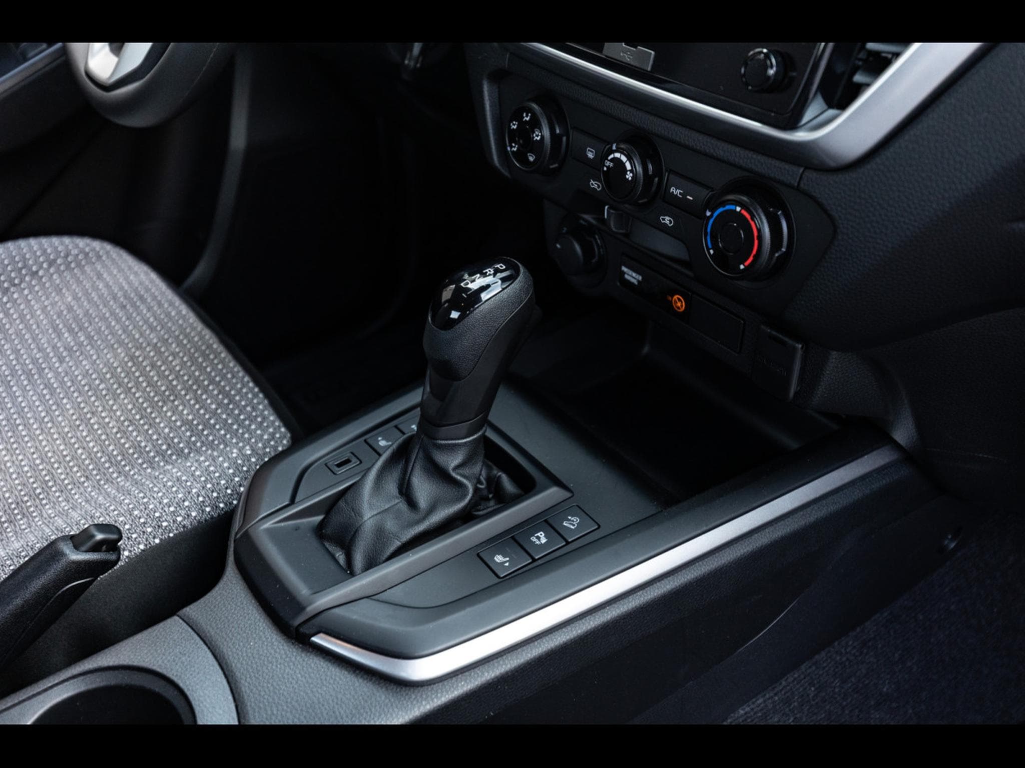 Isuzu D-Max 1.9 DDI EXTENDED CAB 164CH N60 BB + SPACE A/T (2025) - Photo 24