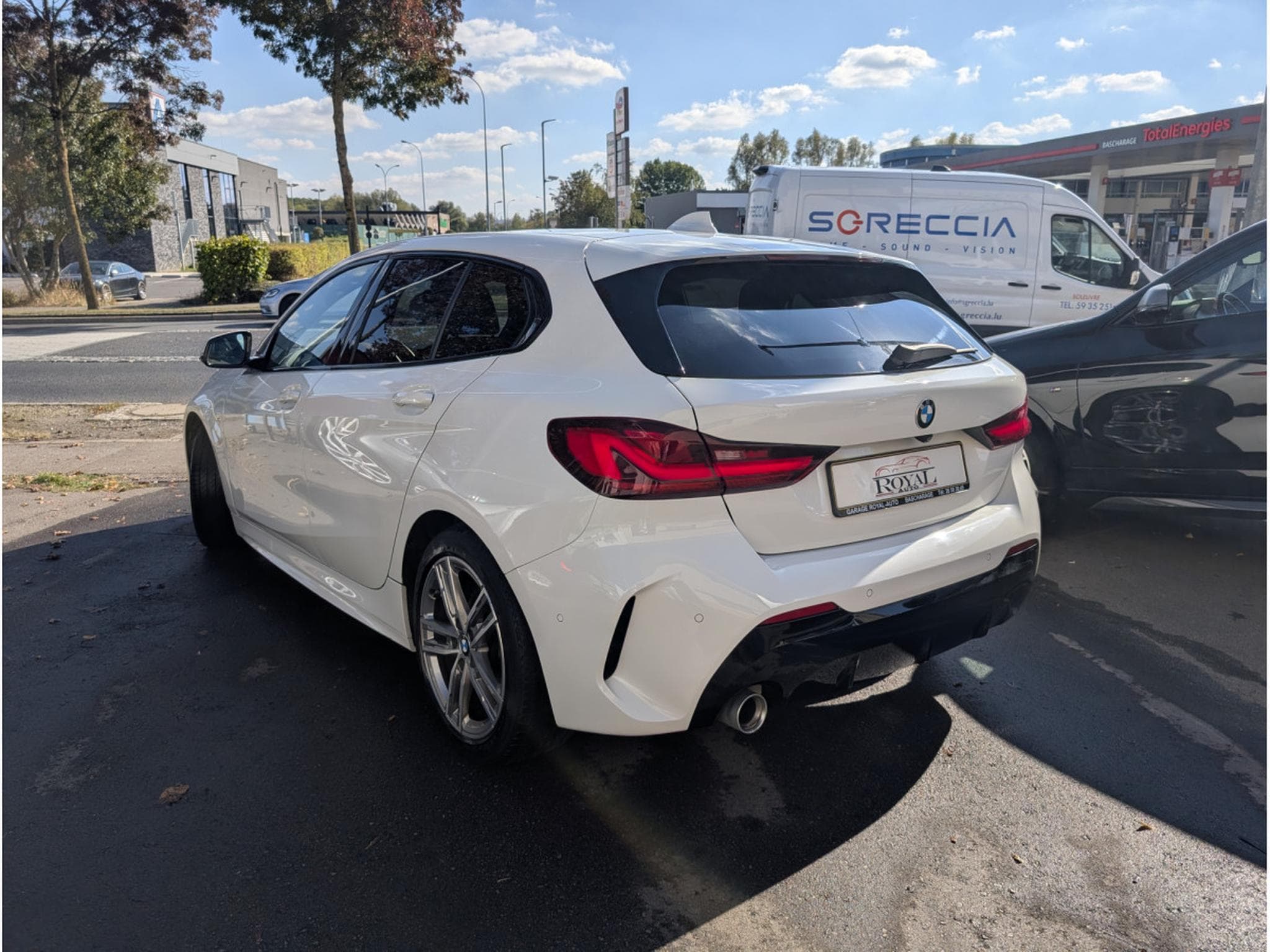 BMW 118 M-SPORT 140CH BOITE AUTO TOIT PANO *36 MOIS DE GARANTIE* (2020) - Photo 2