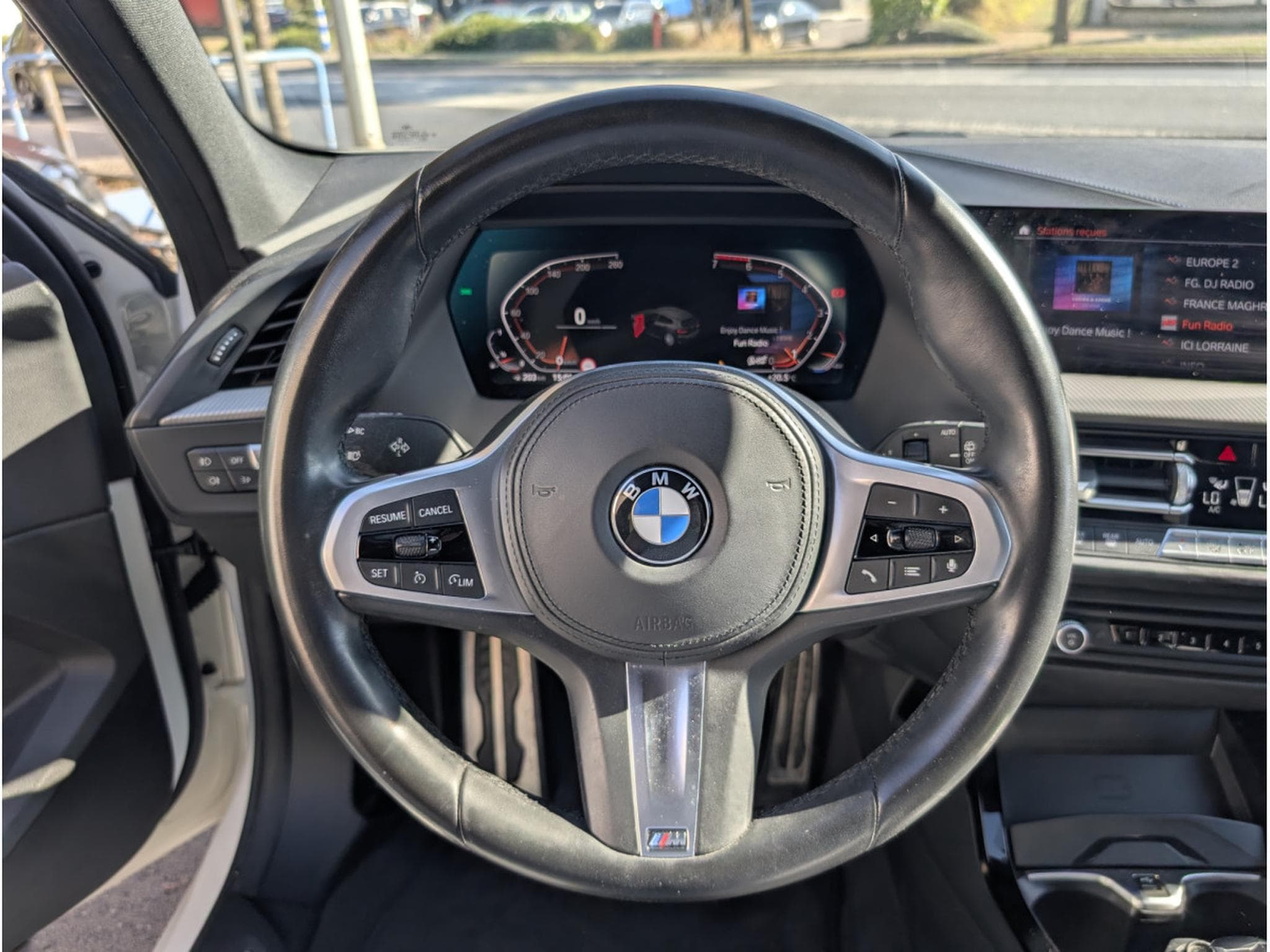 BMW 118 M-SPORT 140CH BOITE AUTO TOIT PANO *36 MOIS DE GARANTIE* (2020) - Photo 18