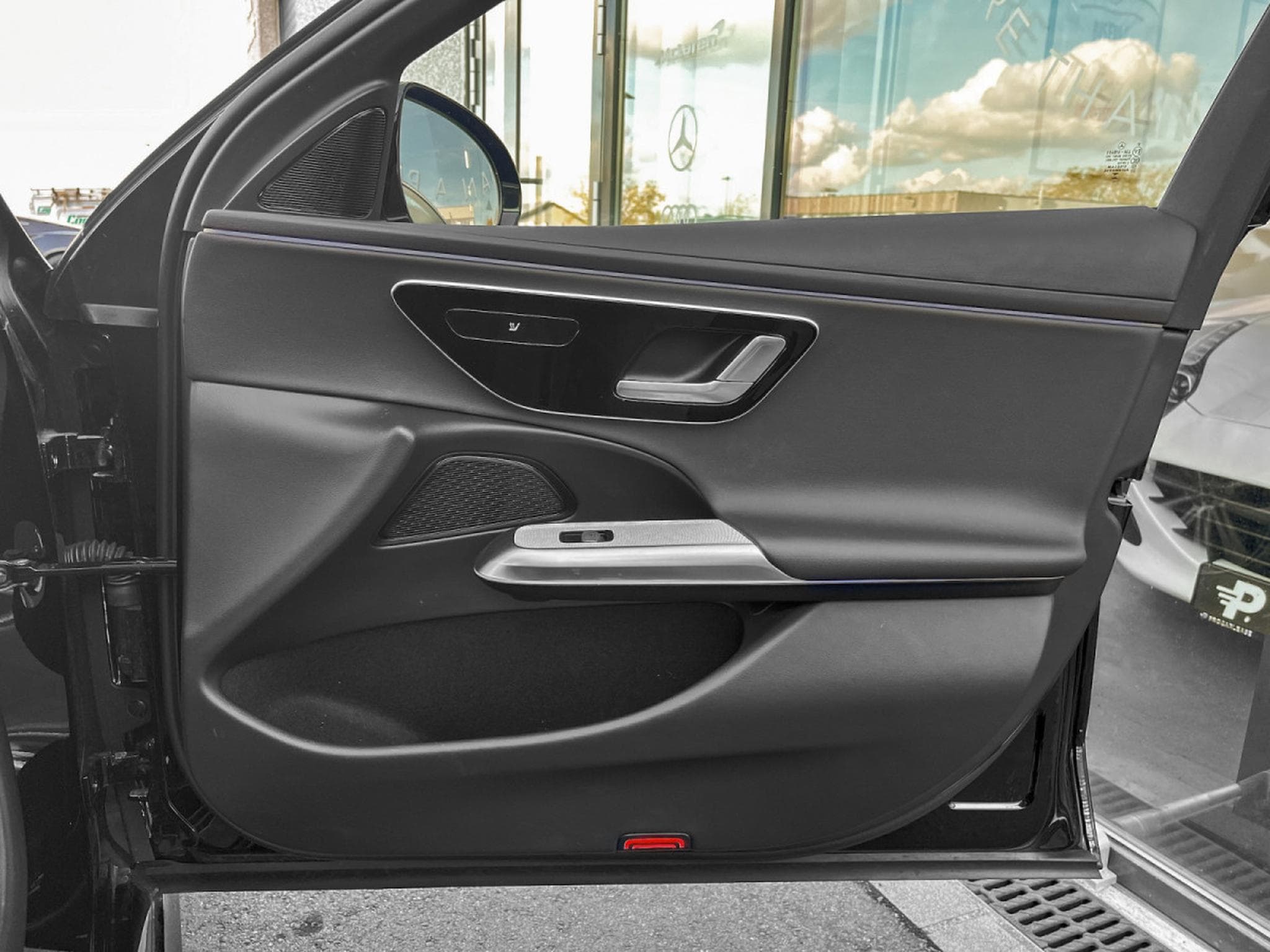 Mercedes E 200 E200 D AVANTGARDE LIMOUSINE/ MERCEDES WARRANTY 2028 (2025) - Photo 22
