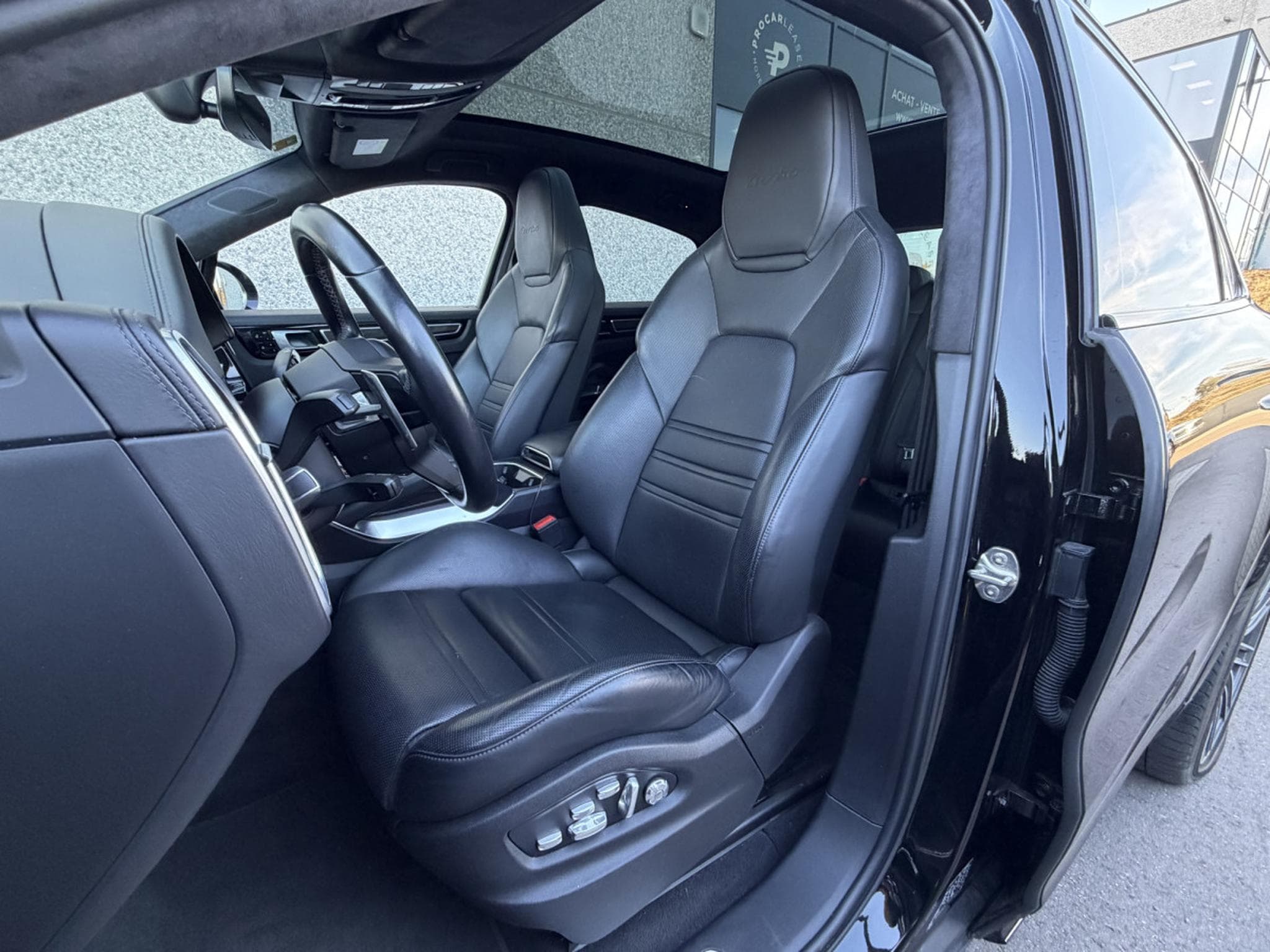 Porsche Cayenne Cayenne Coupe Turbo/22°/360/PANO/BURM/ACC/LUFT/CHRONO/HUD/AH (2019) - Photo 5