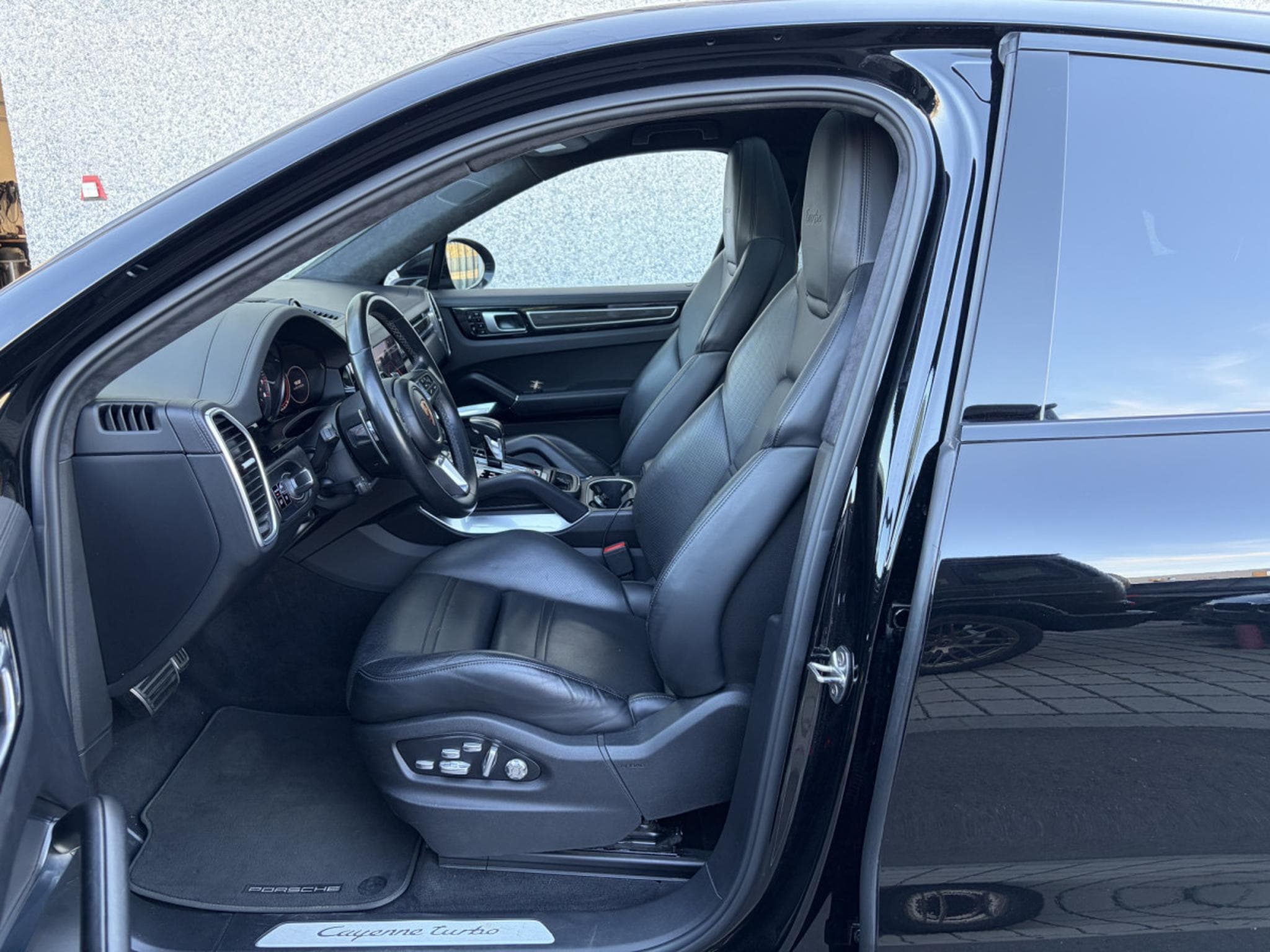Porsche Cayenne Cayenne Coupe Turbo/22°/360/PANO/BURM/ACC/LUFT/CHRONO/HUD/AH (2019) - Photo 16