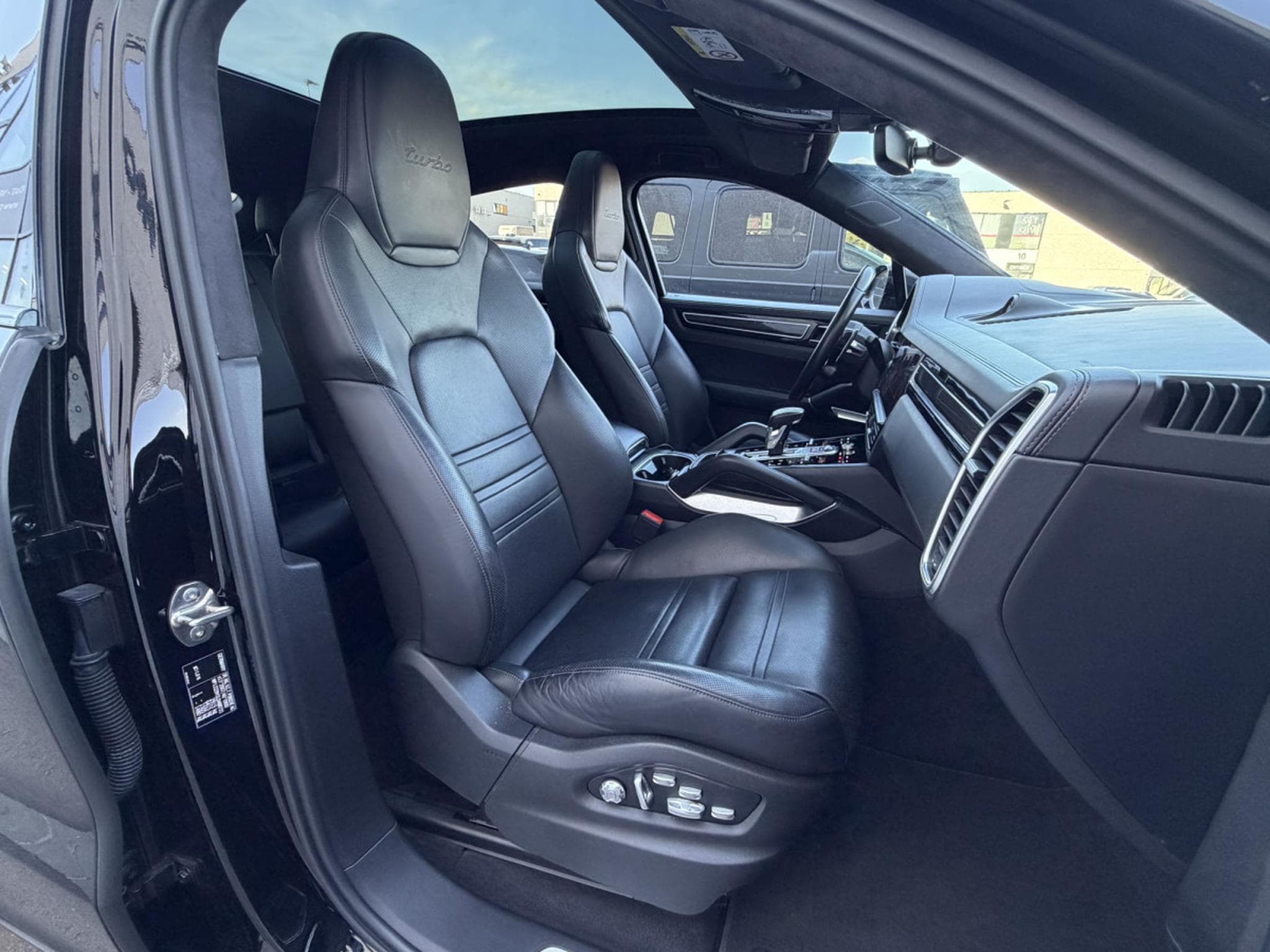 Porsche Cayenne Cayenne Coupe Turbo/22°/360/PANO/BURM/ACC/LUFT/CHRONO/HUD/AH (2019) - Photo 25