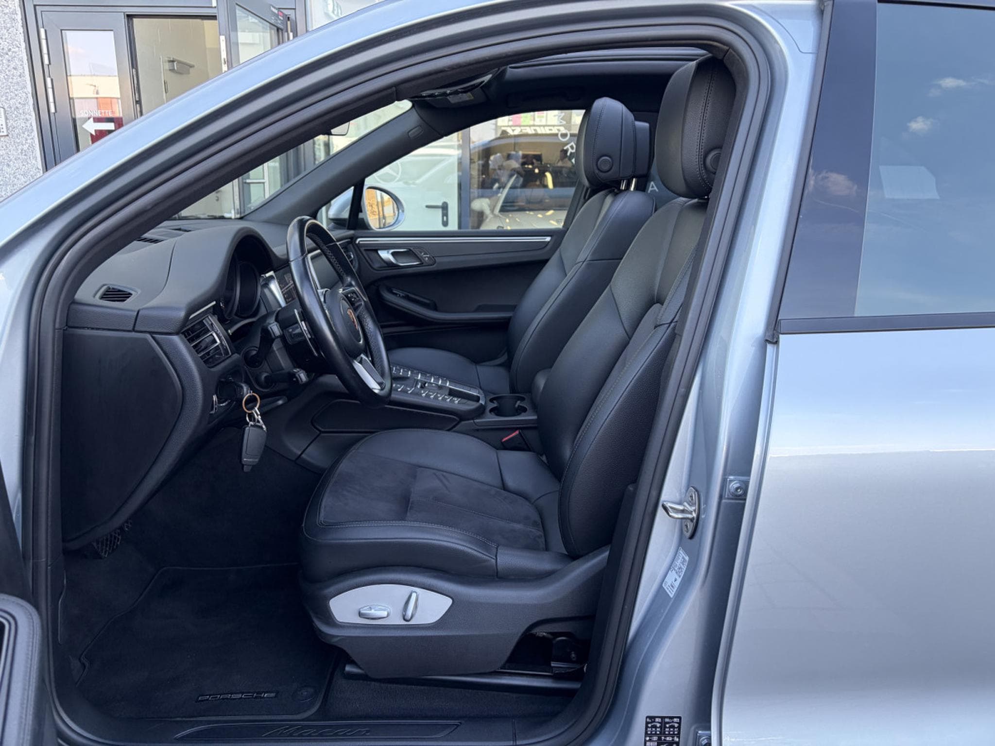 Porsche Macan 2.0 TFSI PDK/20"/PANO/360°/PTM/PASM (2018) - Photo 5