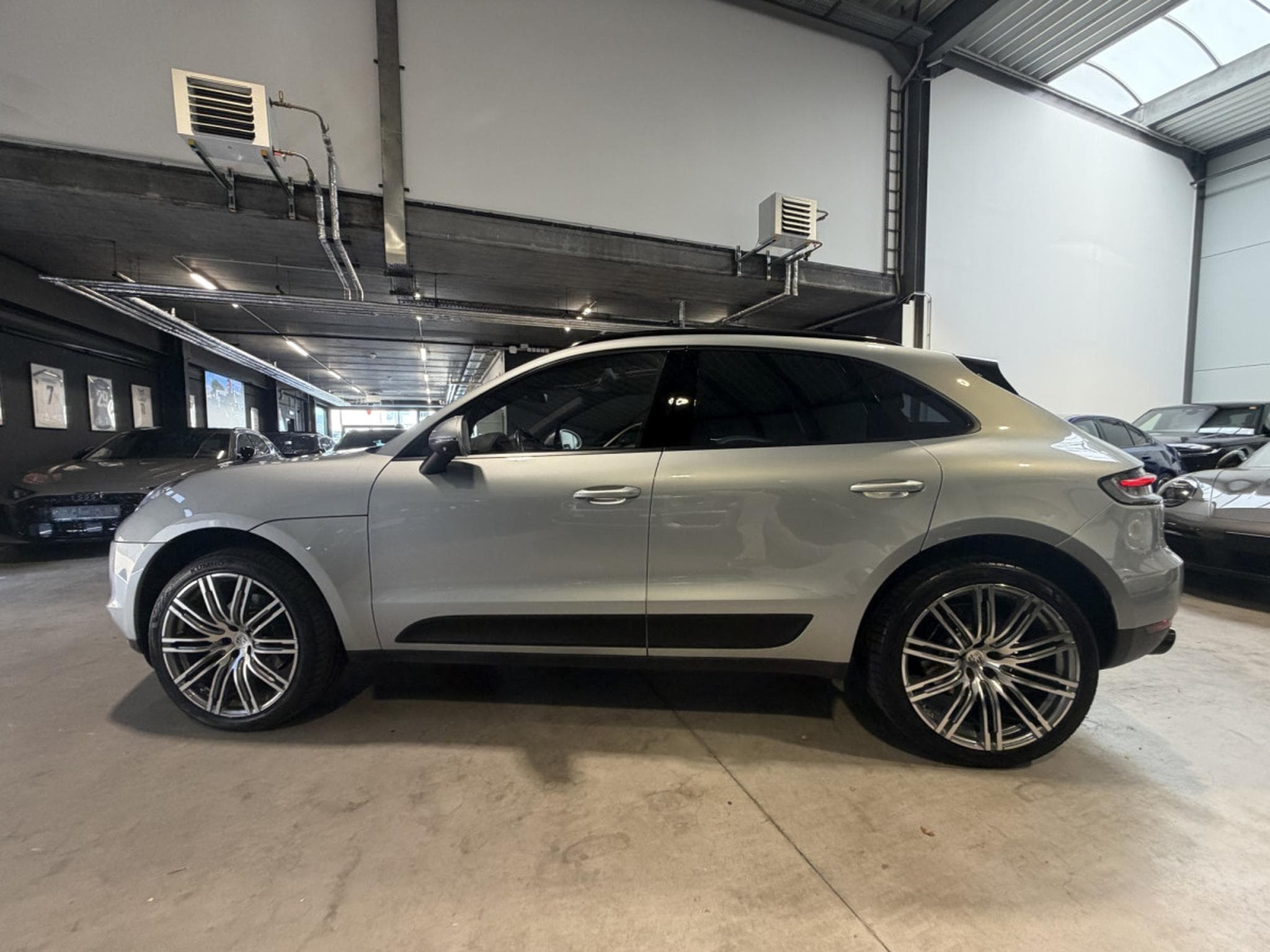 Porsche Macan 2.0 TFSI PDK/20"/PANO/360°/PTM/PASM (2018) - Photo 8