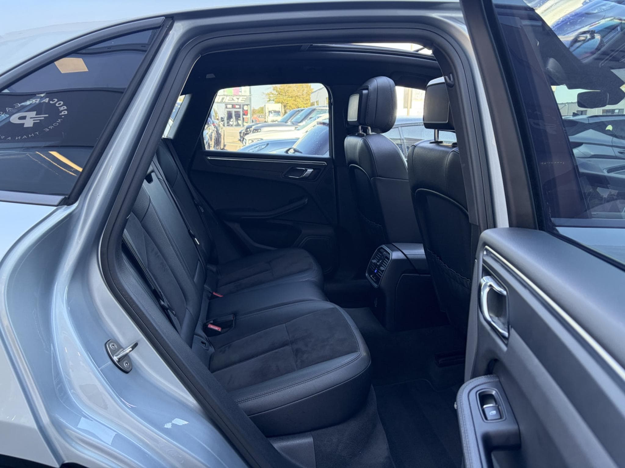 Porsche Macan 2.0 TFSI PDK/20"/PANO/360°/PTM/PASM (2018) - Photo 24