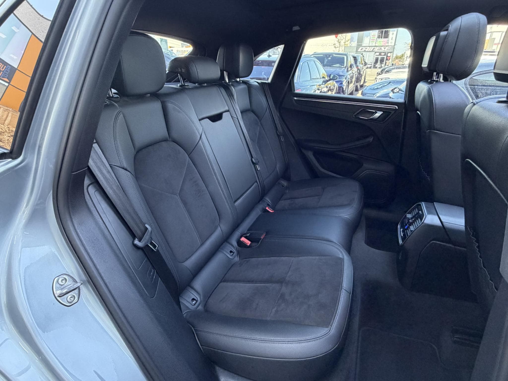 Porsche Macan 2.0 TFSI PDK/20"/PANO/360°/PTM/PASM (2018) - Photo 25