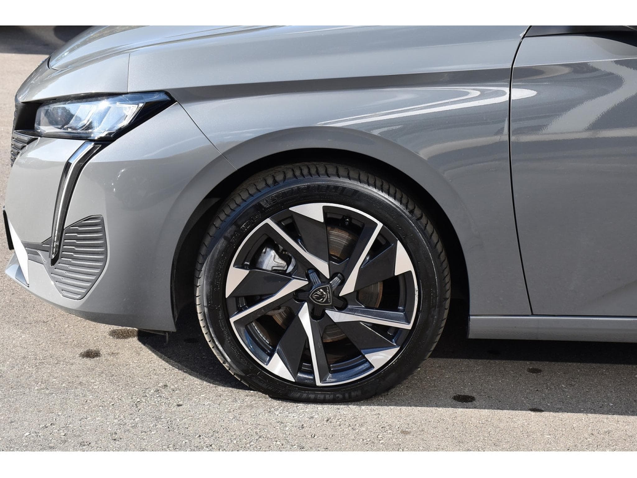 Peugeot 308 1.2 Hybrid 145 e-DCS6 Allure ACC CAM360 LANE 1° MAIN (2025) - Foto 5