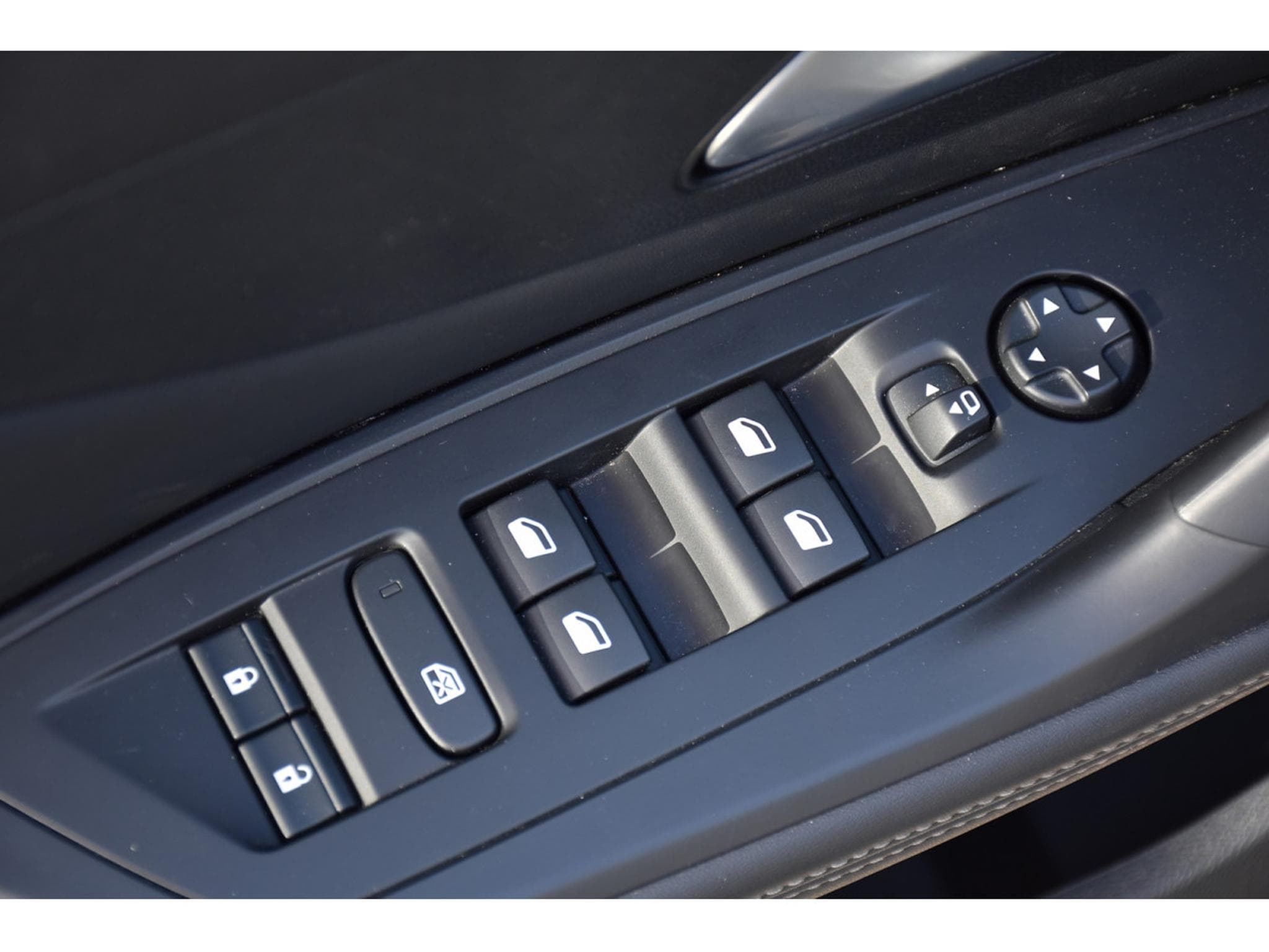 Peugeot 308 1.2 Hybrid 145 e-DCS6 Allure ACC CAM360 LANE 1° MAIN (2025) - Foto 22