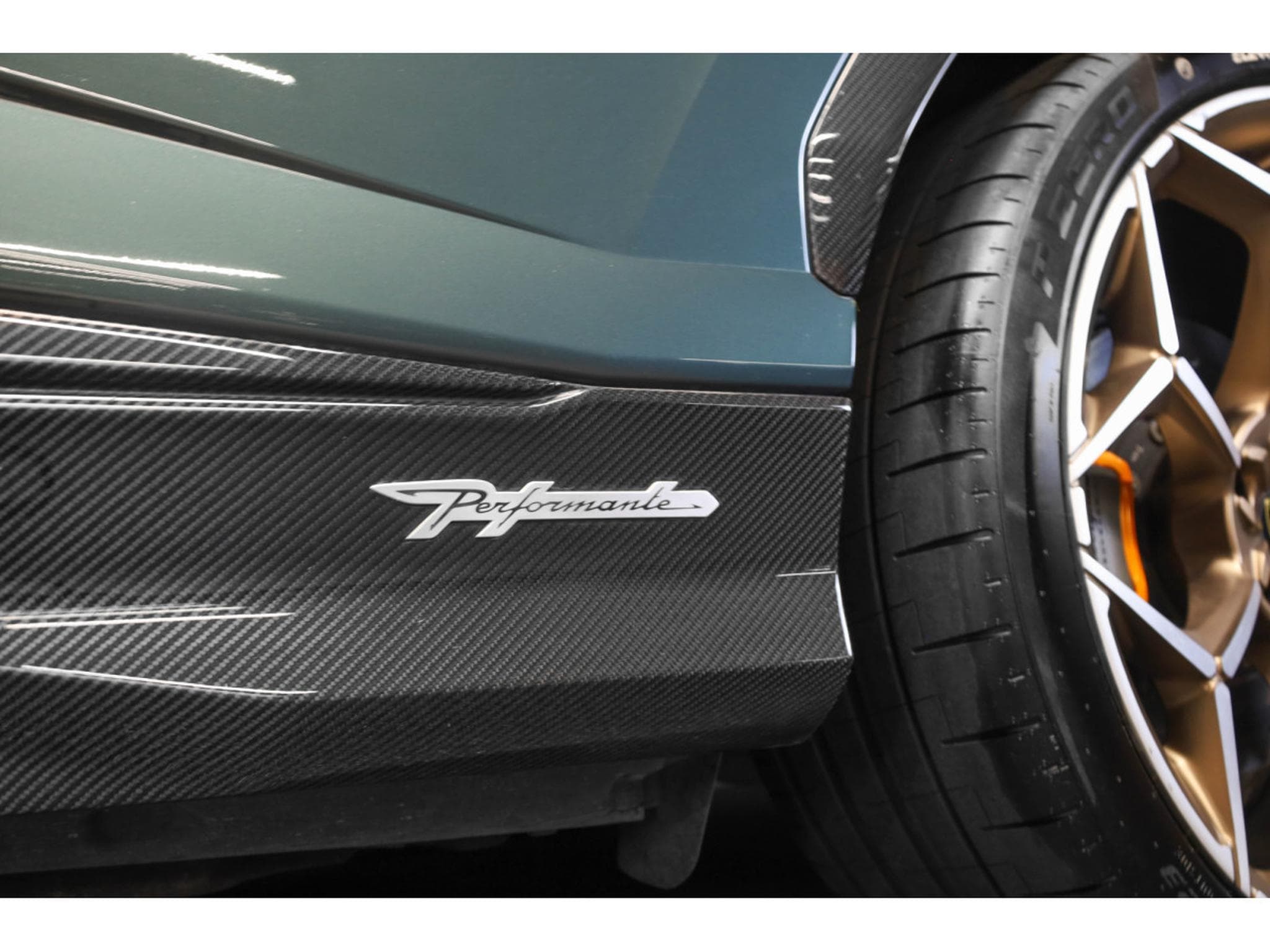 Lamborghini Urus PERFORMANTE Akrapovic / VERDE LARES (2023) - Foto 12