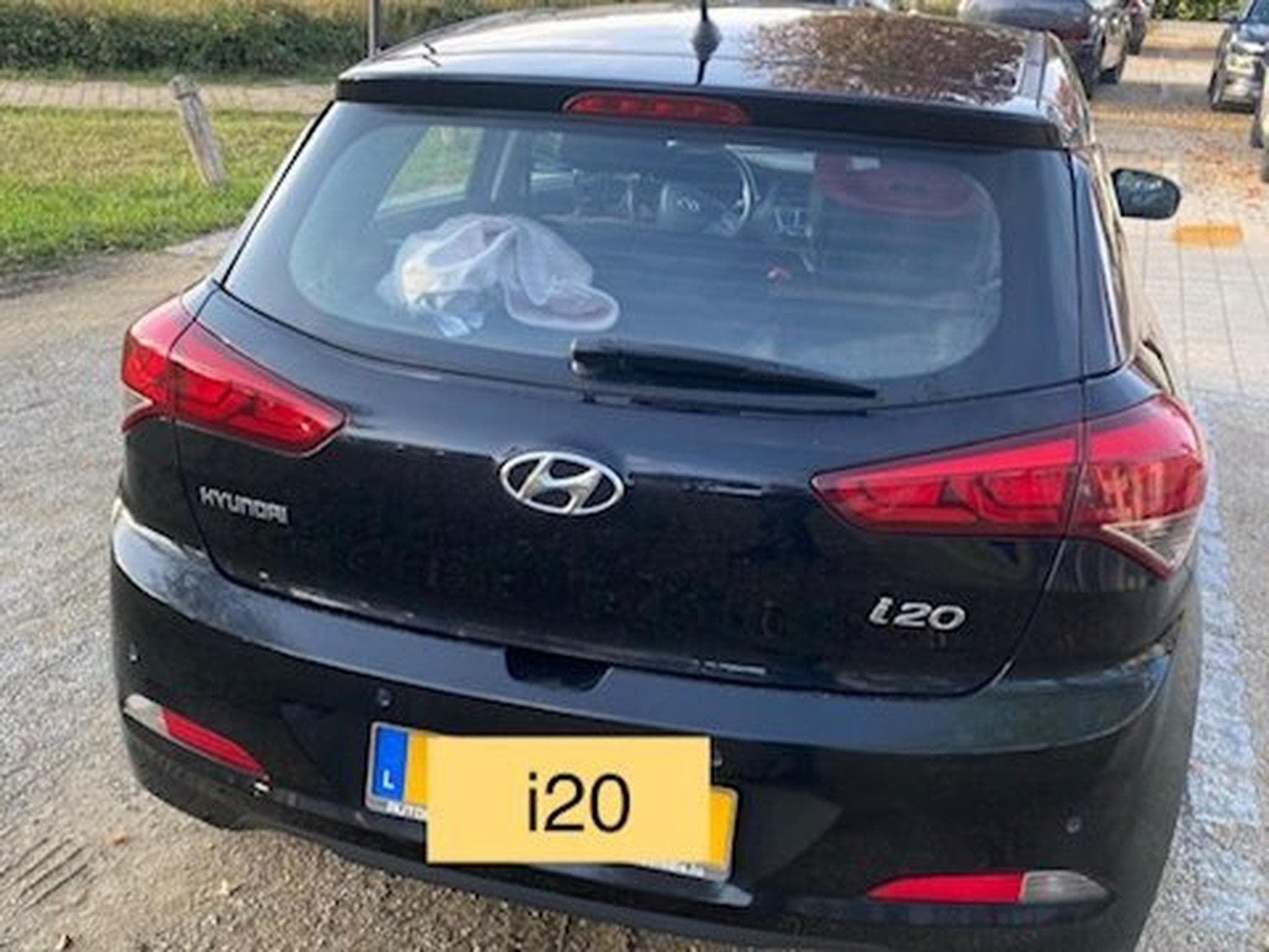 Hyundai i20 Intro Edition (2015) - Photo 2