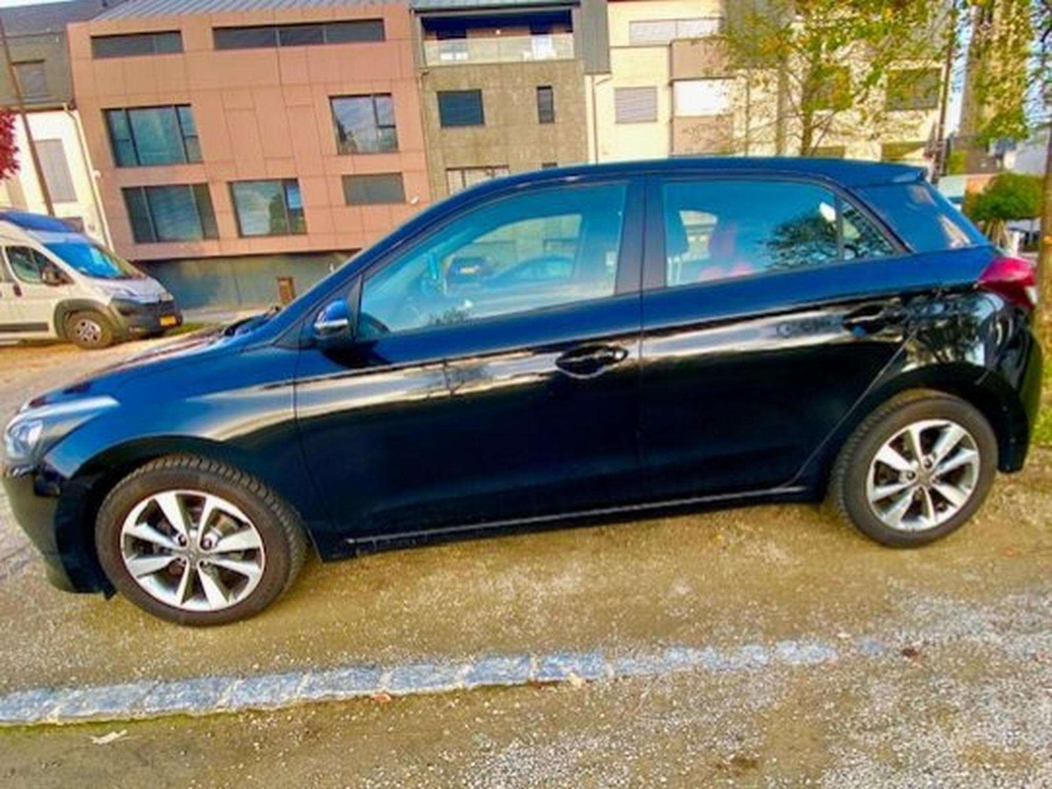 Hyundai i20 Intro Edition (2015) - Photo 3